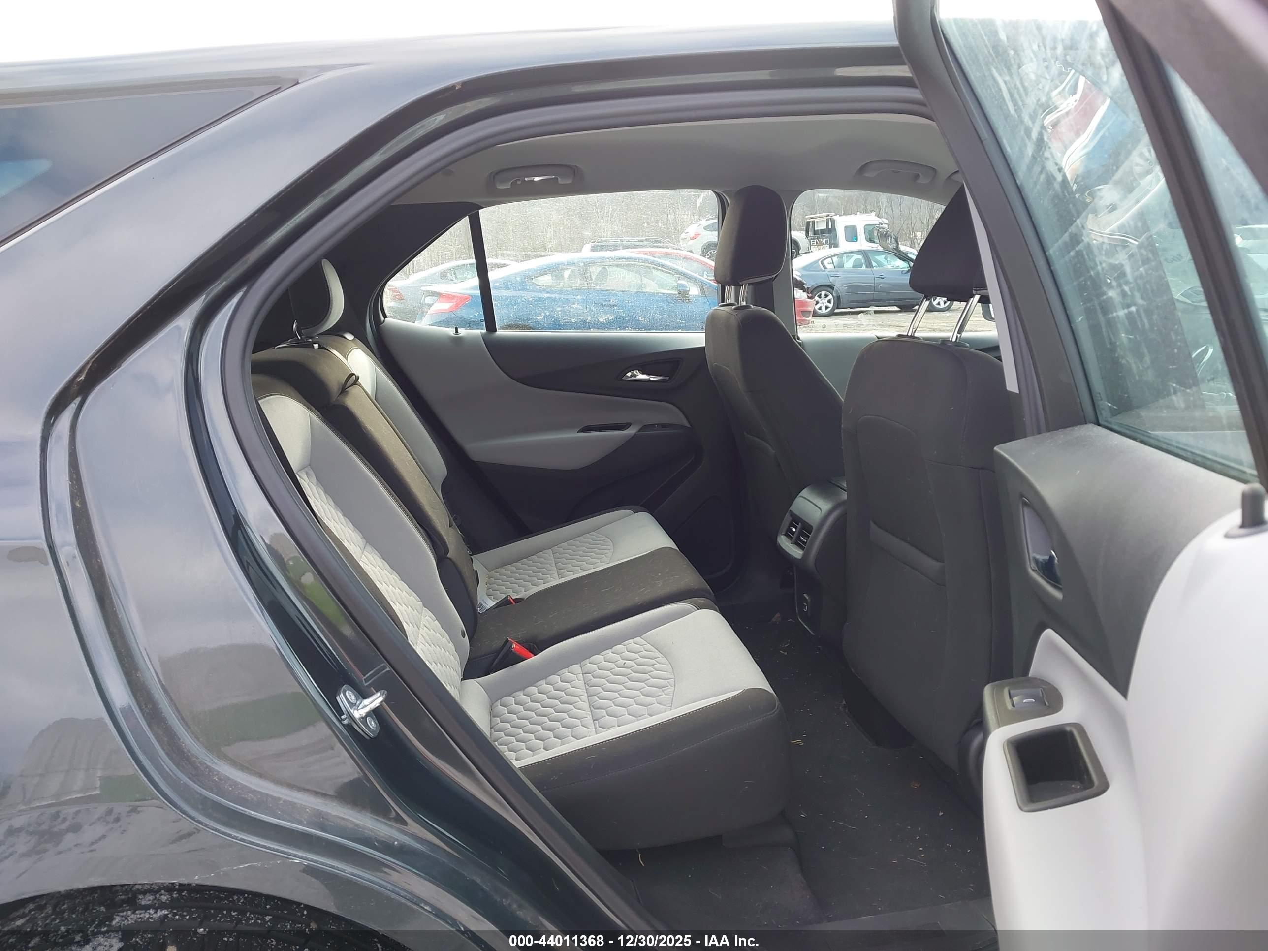 CHEVROLET EQUINOX image 8