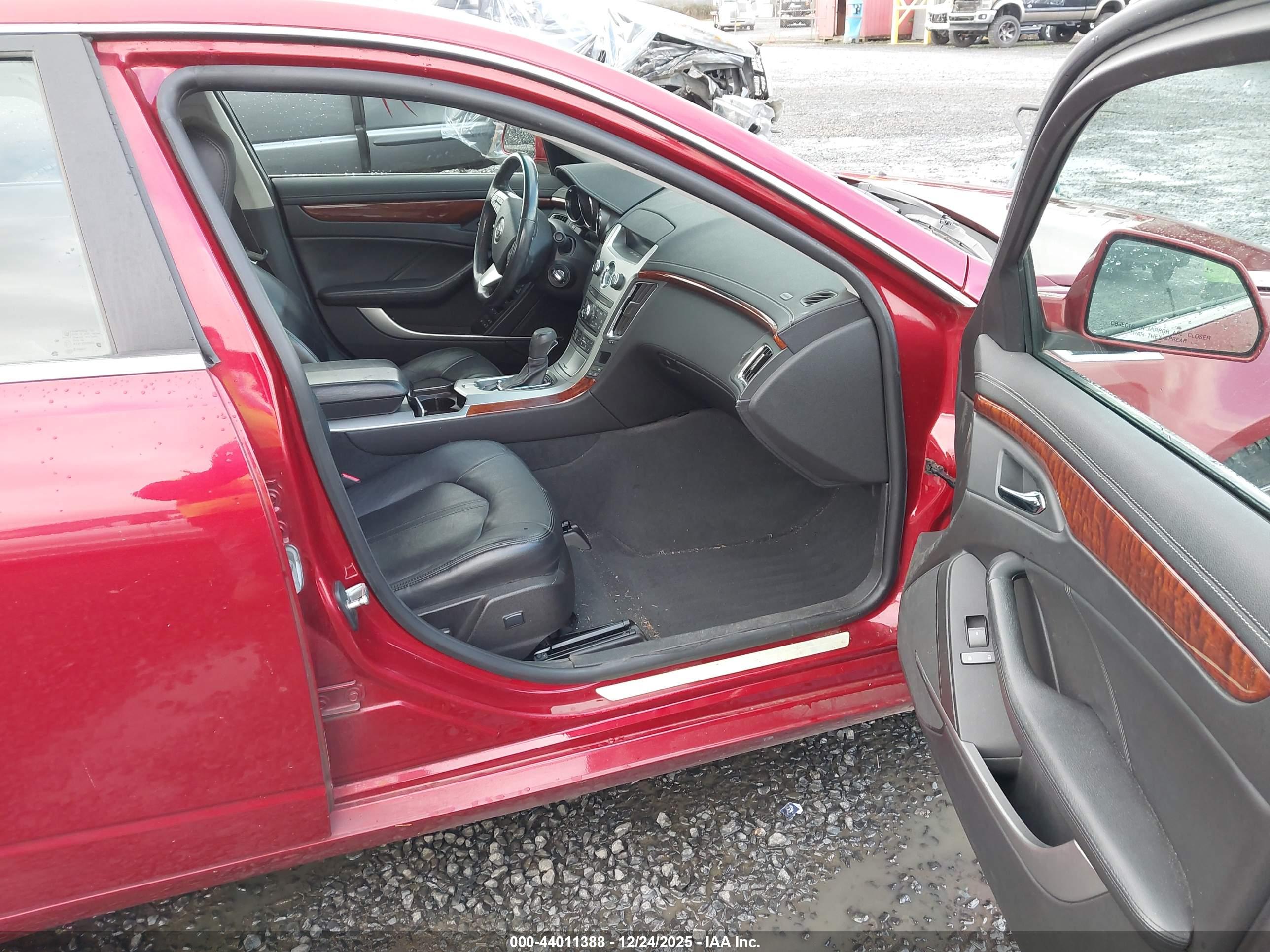 CADILLAC CTS image 5