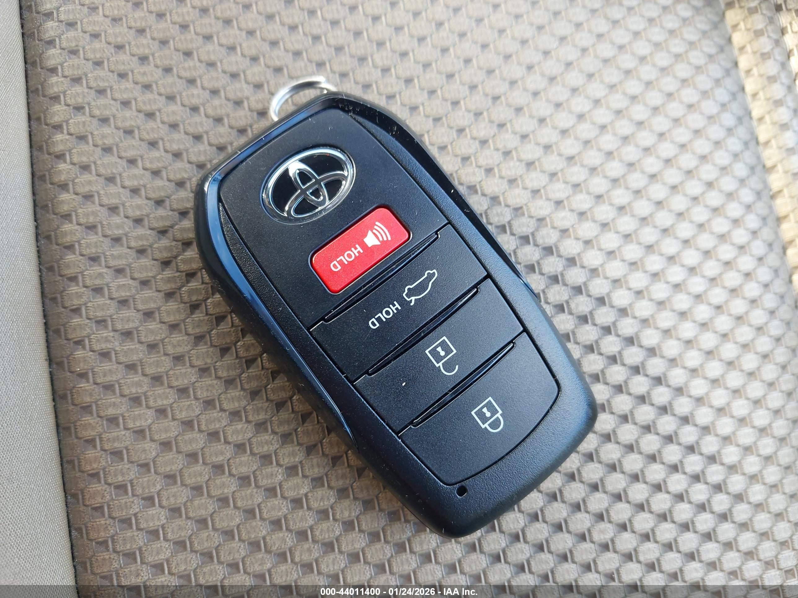 TOYOTA CAMRY image 11