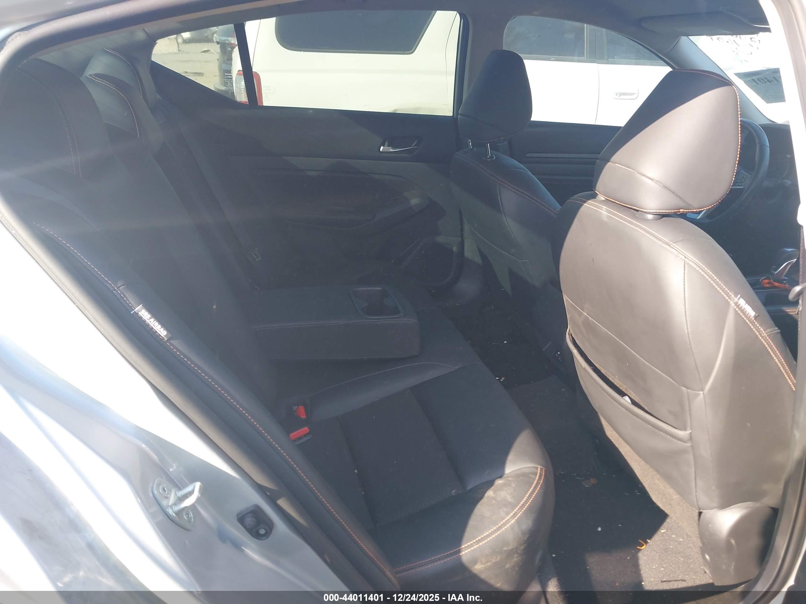 NISSAN ALTIMA image 8