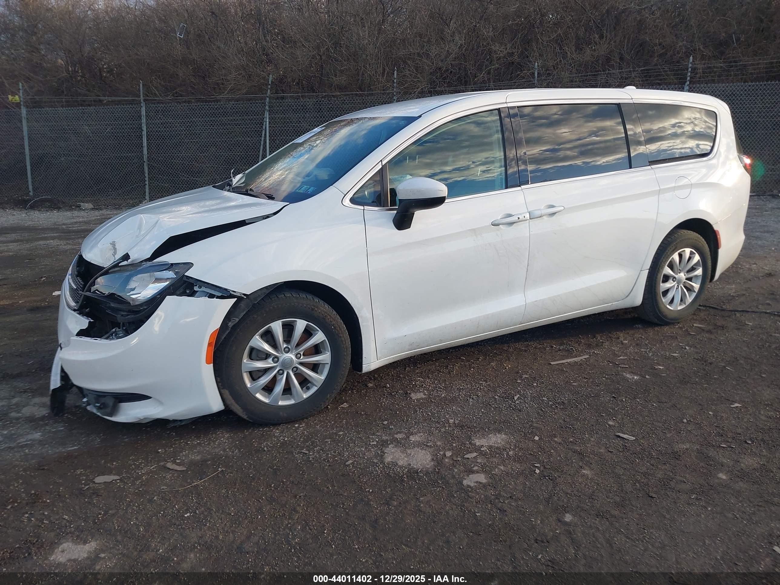 CHRYSLER PACIFICA image 2