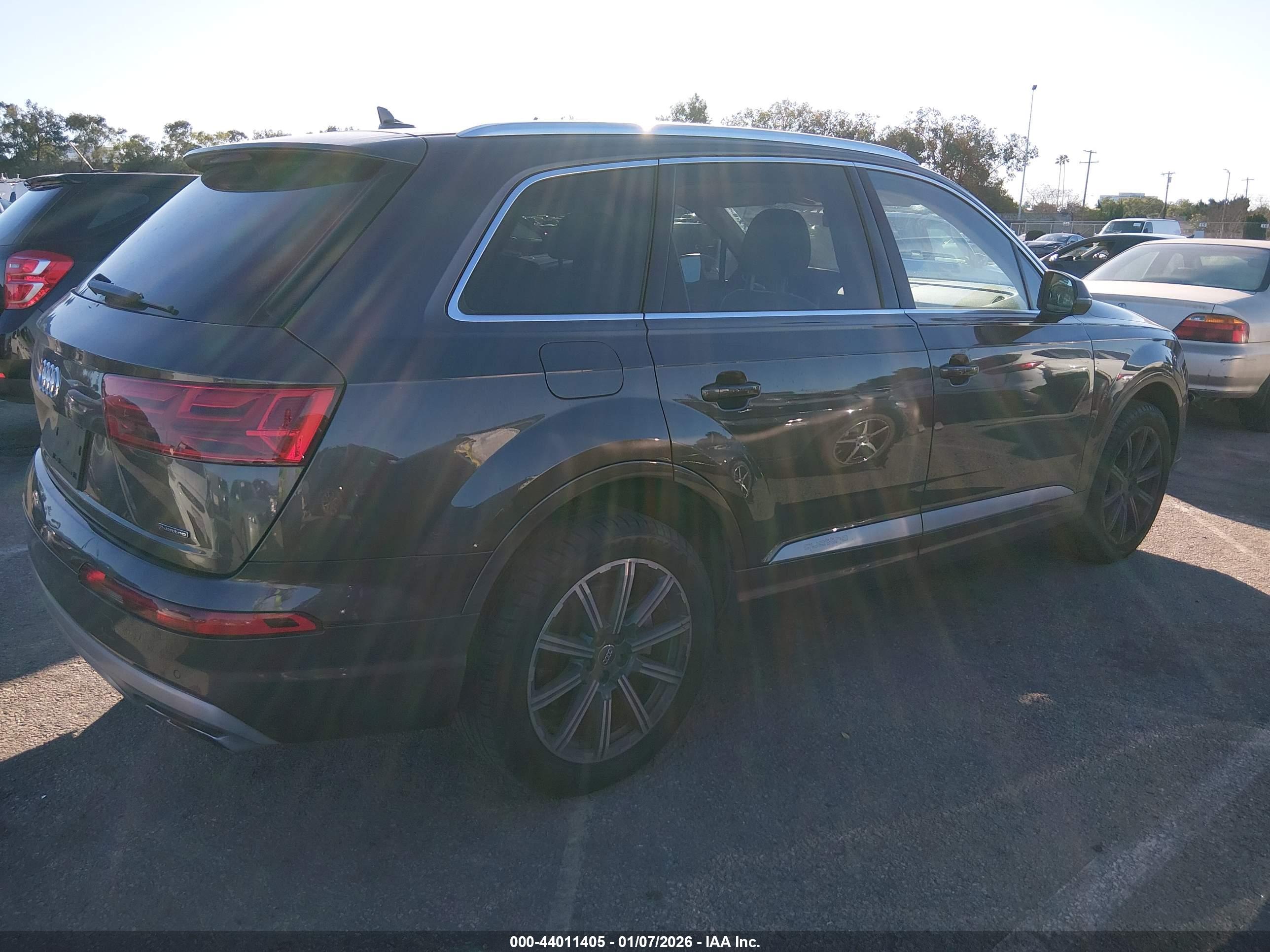 AUDI Q7 image 4