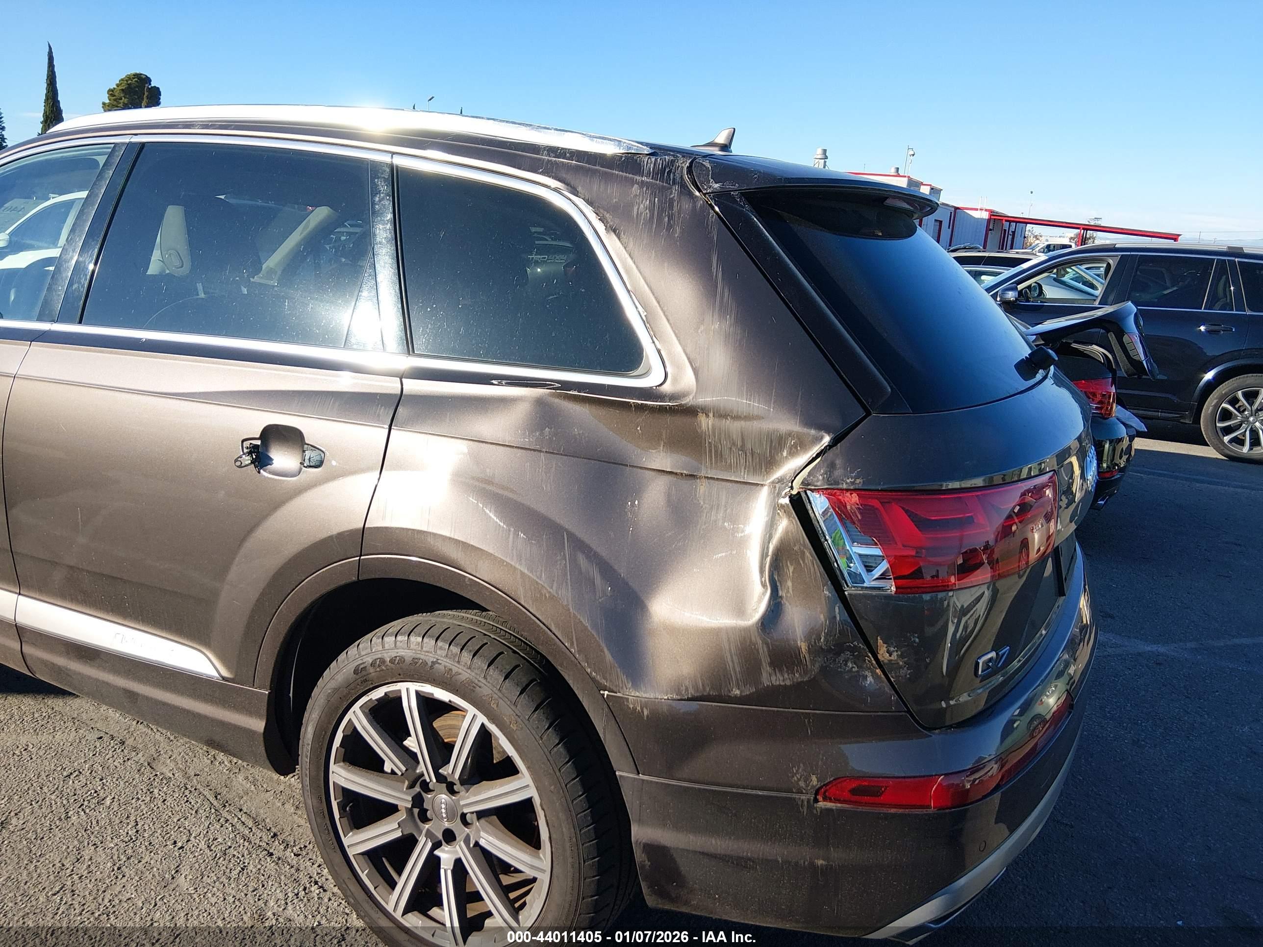 AUDI Q7 image 6