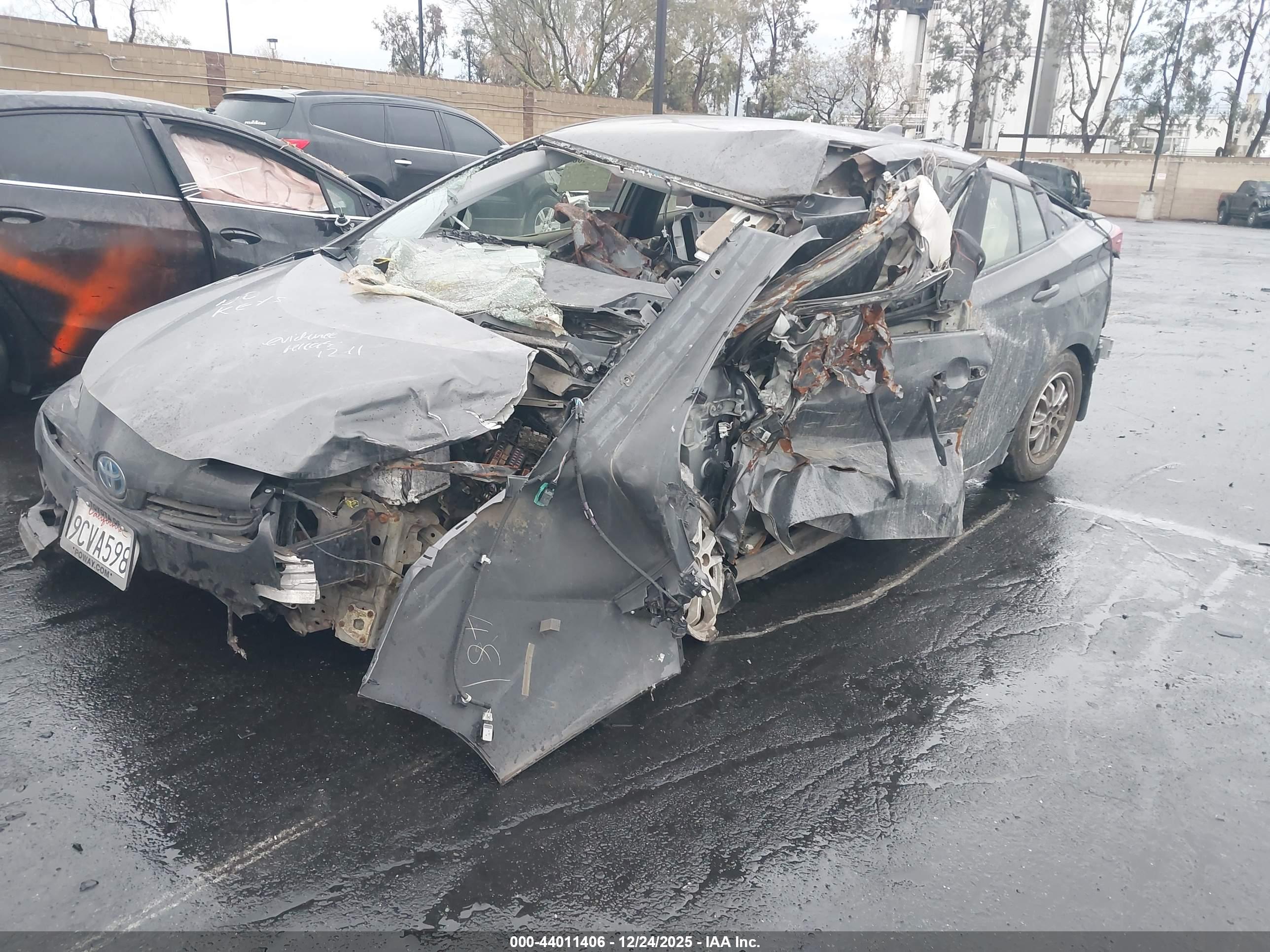 TOYOTA PRIUS image 2