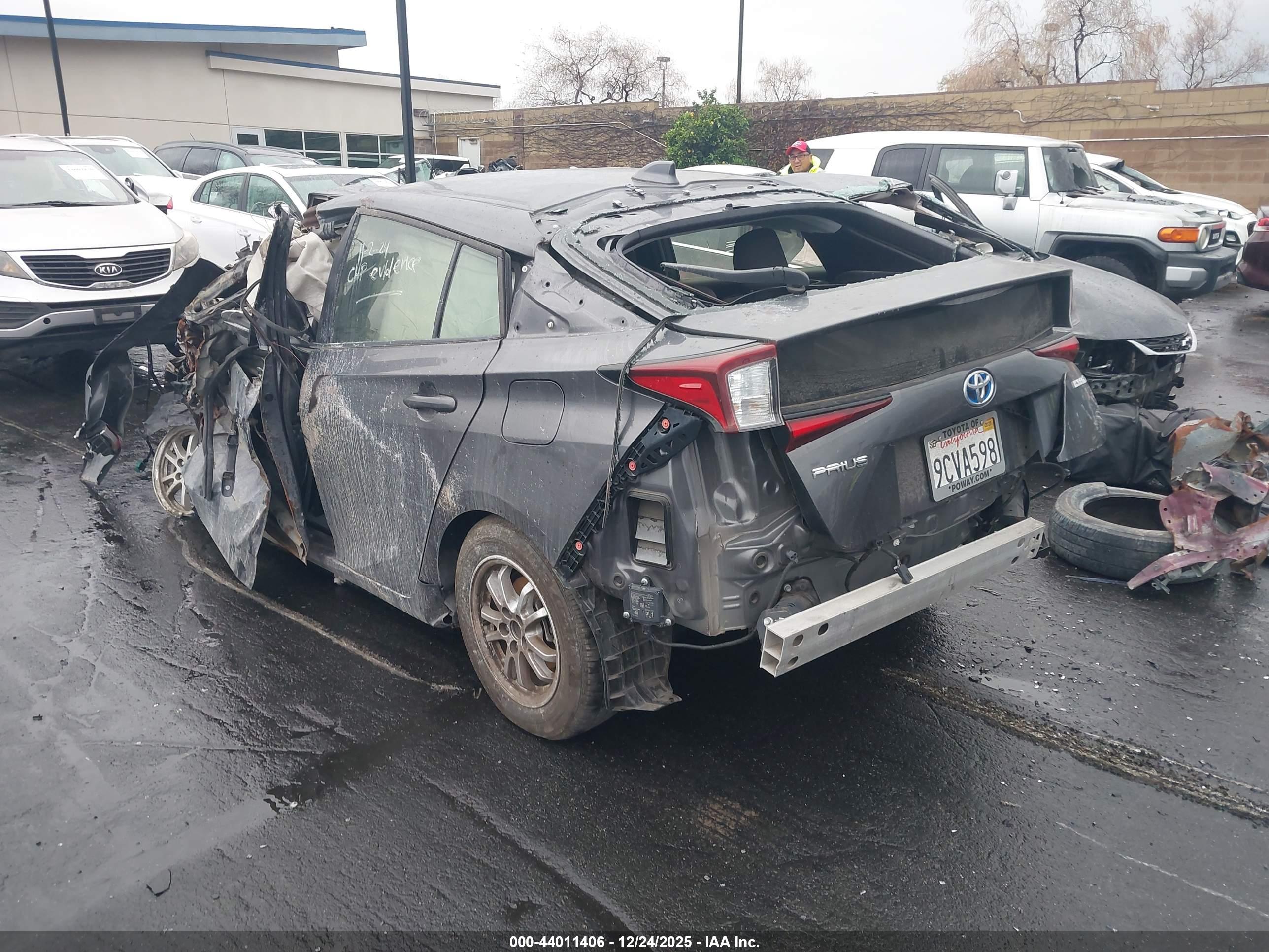 TOYOTA PRIUS image 3