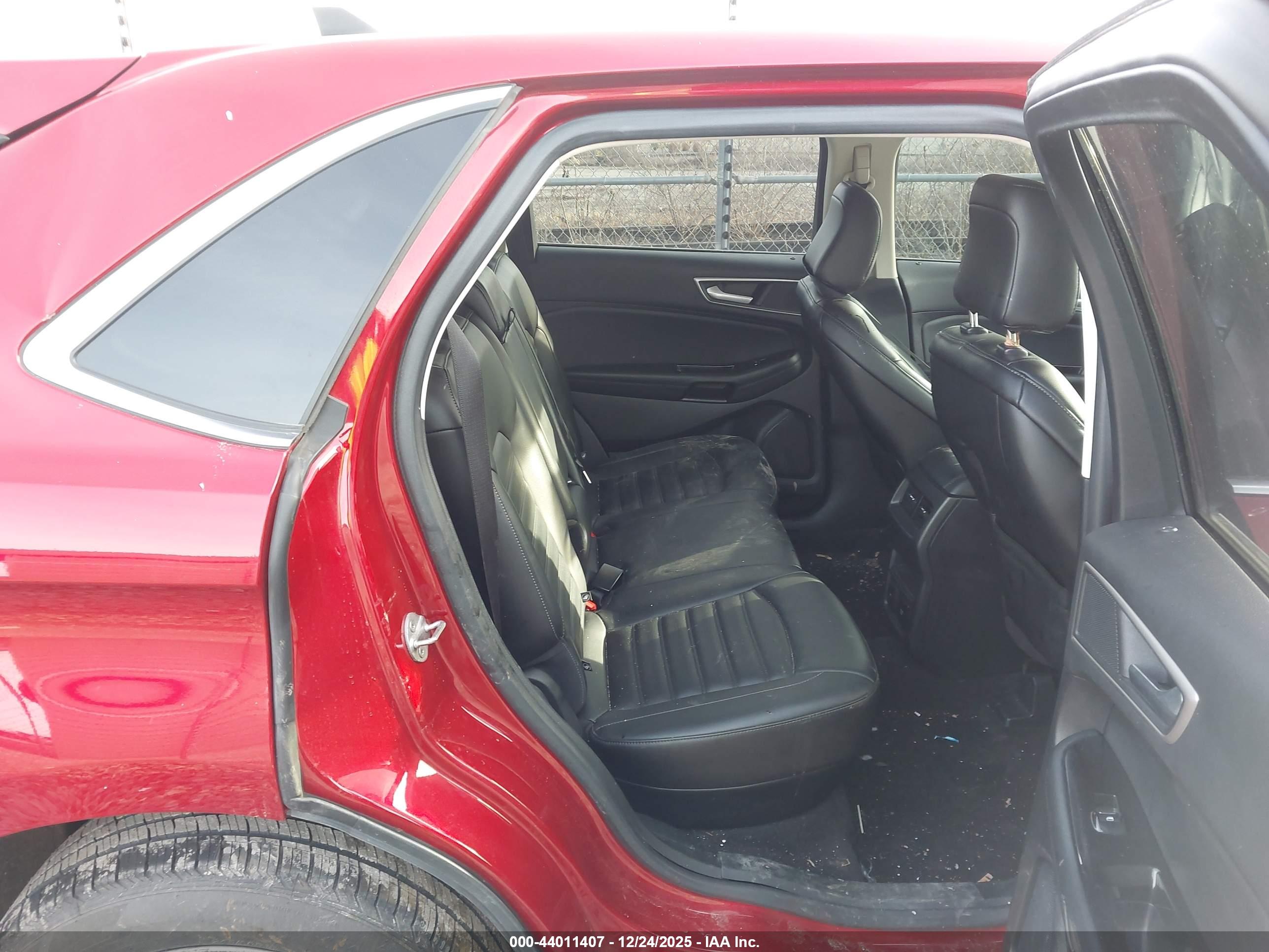 FORD EDGE image 8