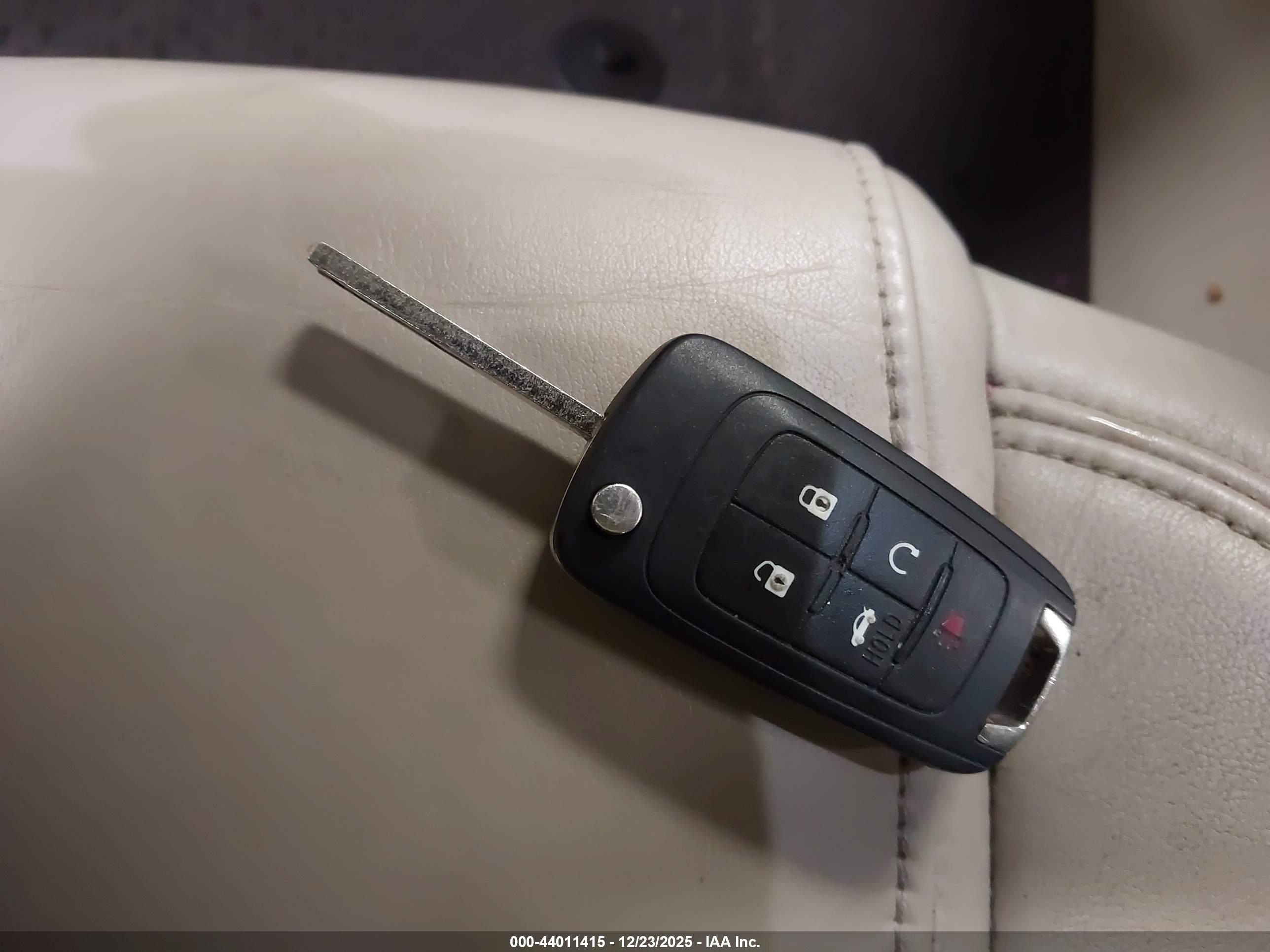 BUICK LACROSSE image 11