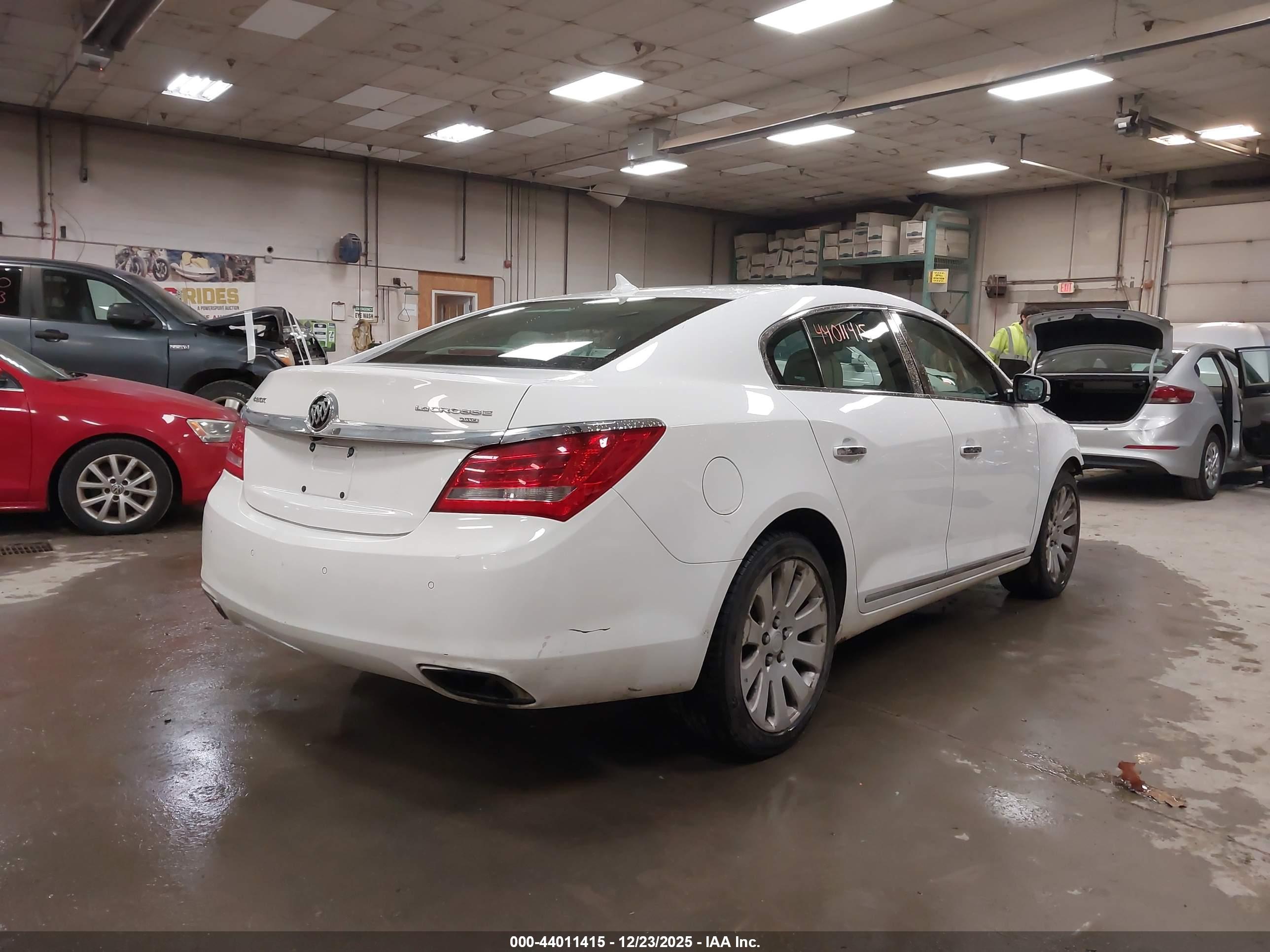 BUICK LACROSSE image 4