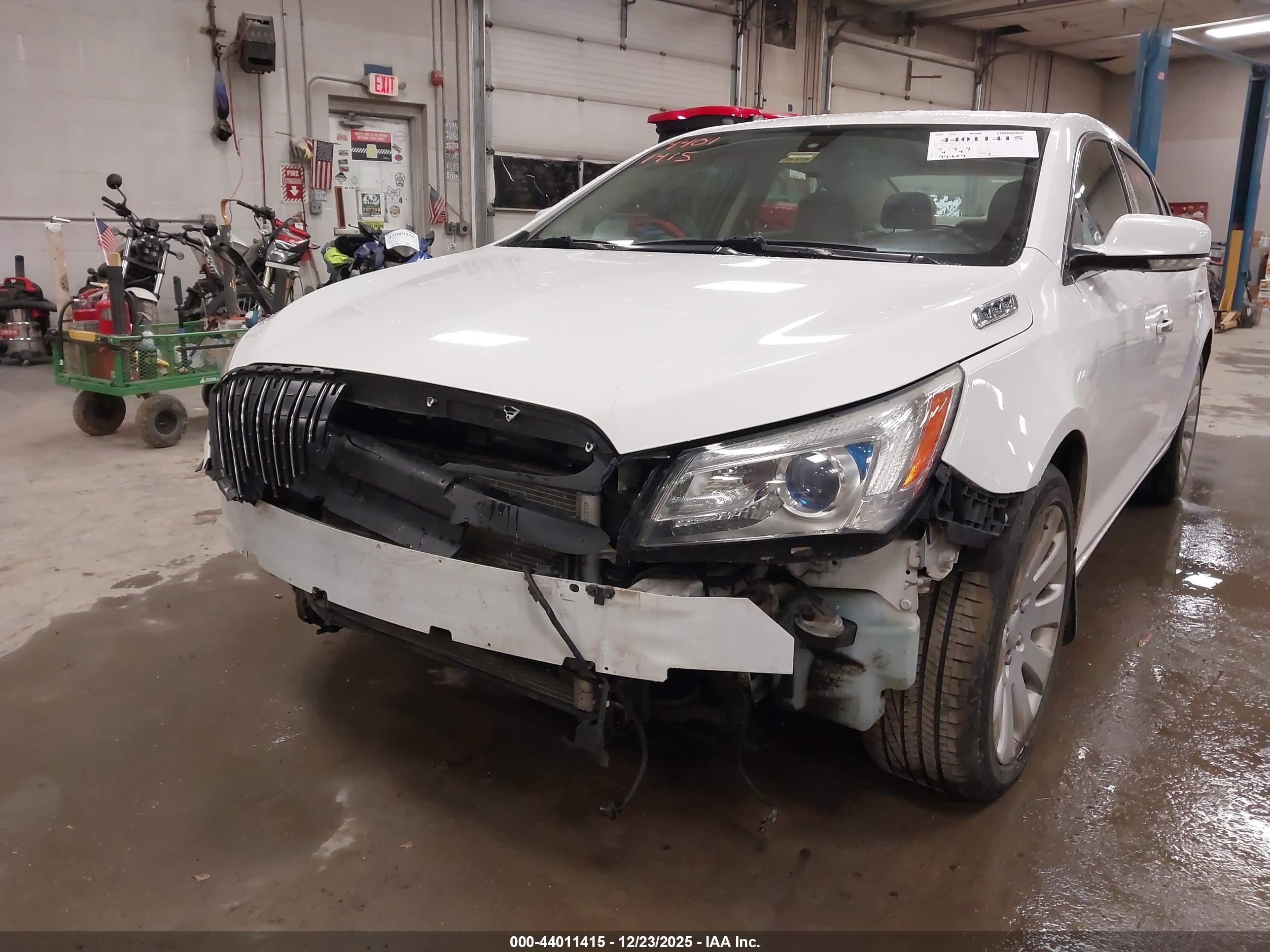 BUICK LACROSSE image 6