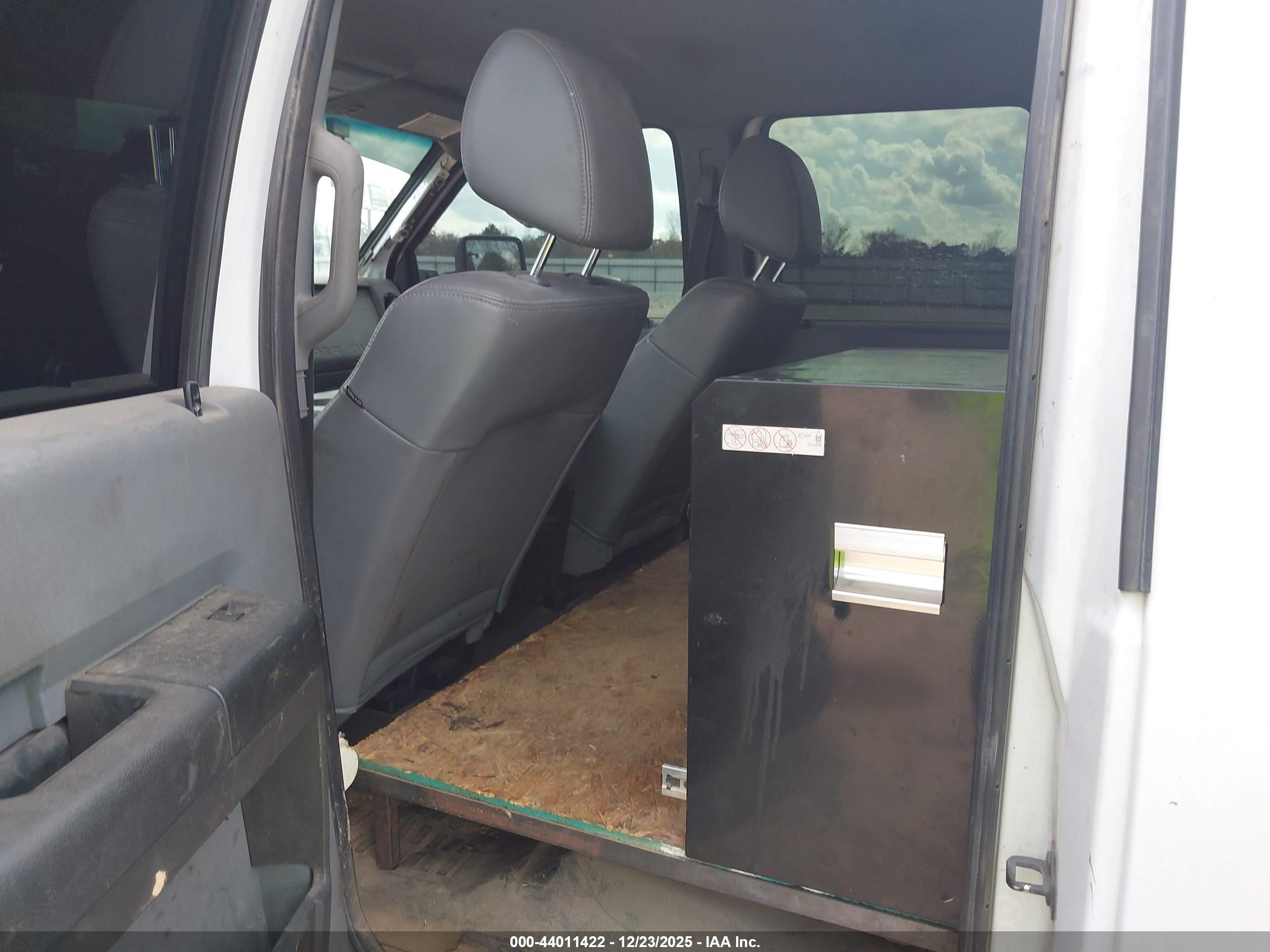 FORD F-350 image 8