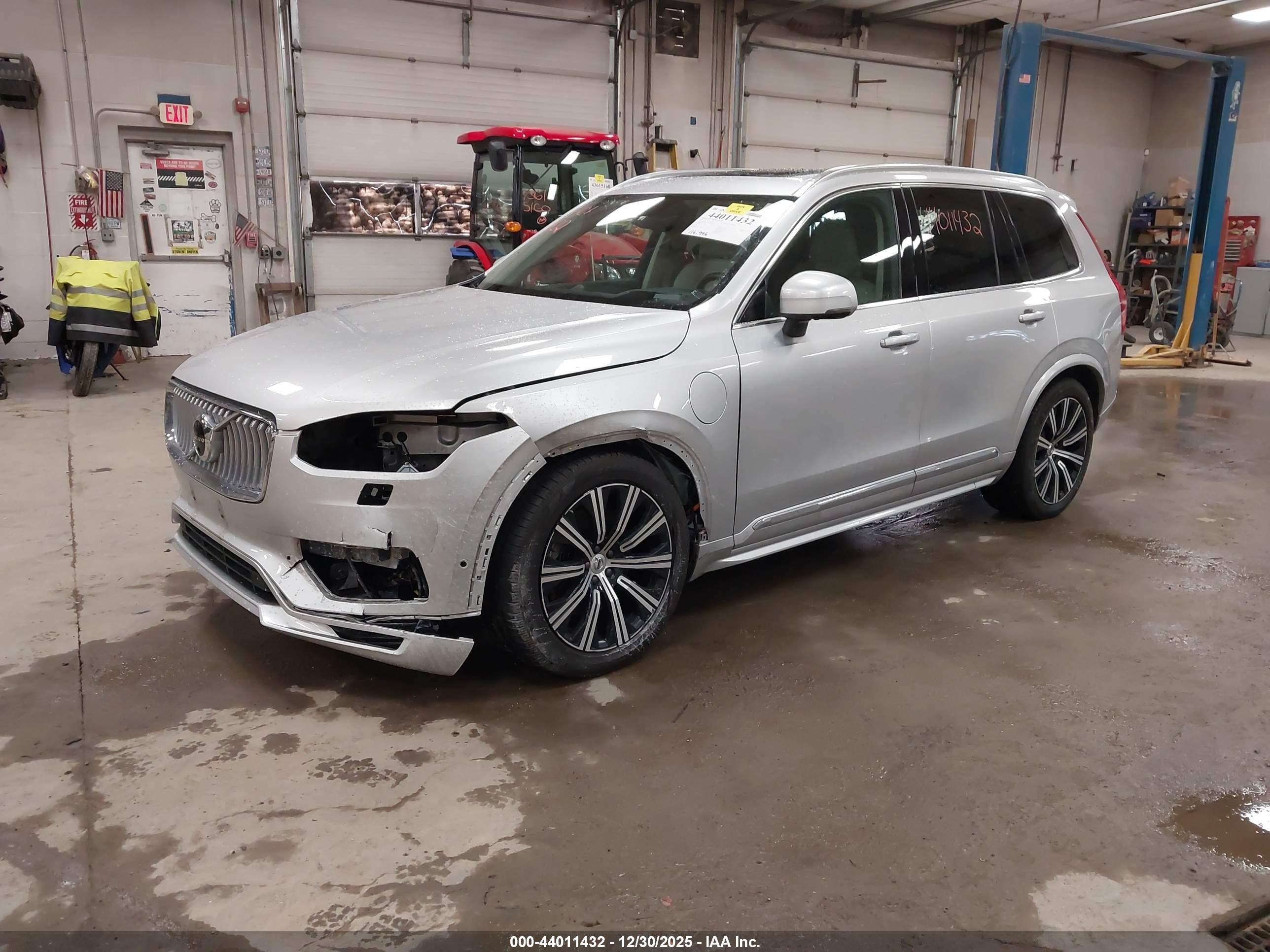 VOLVO XC90 image 2