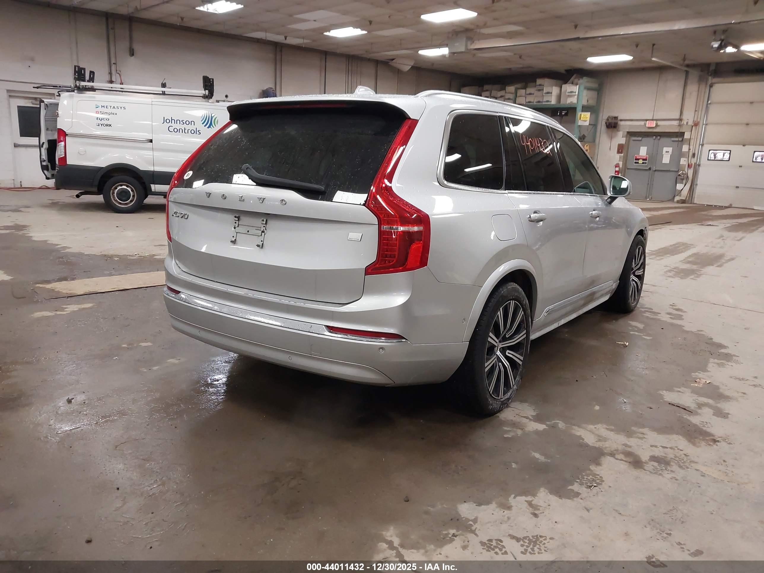 VOLVO XC90 image 4