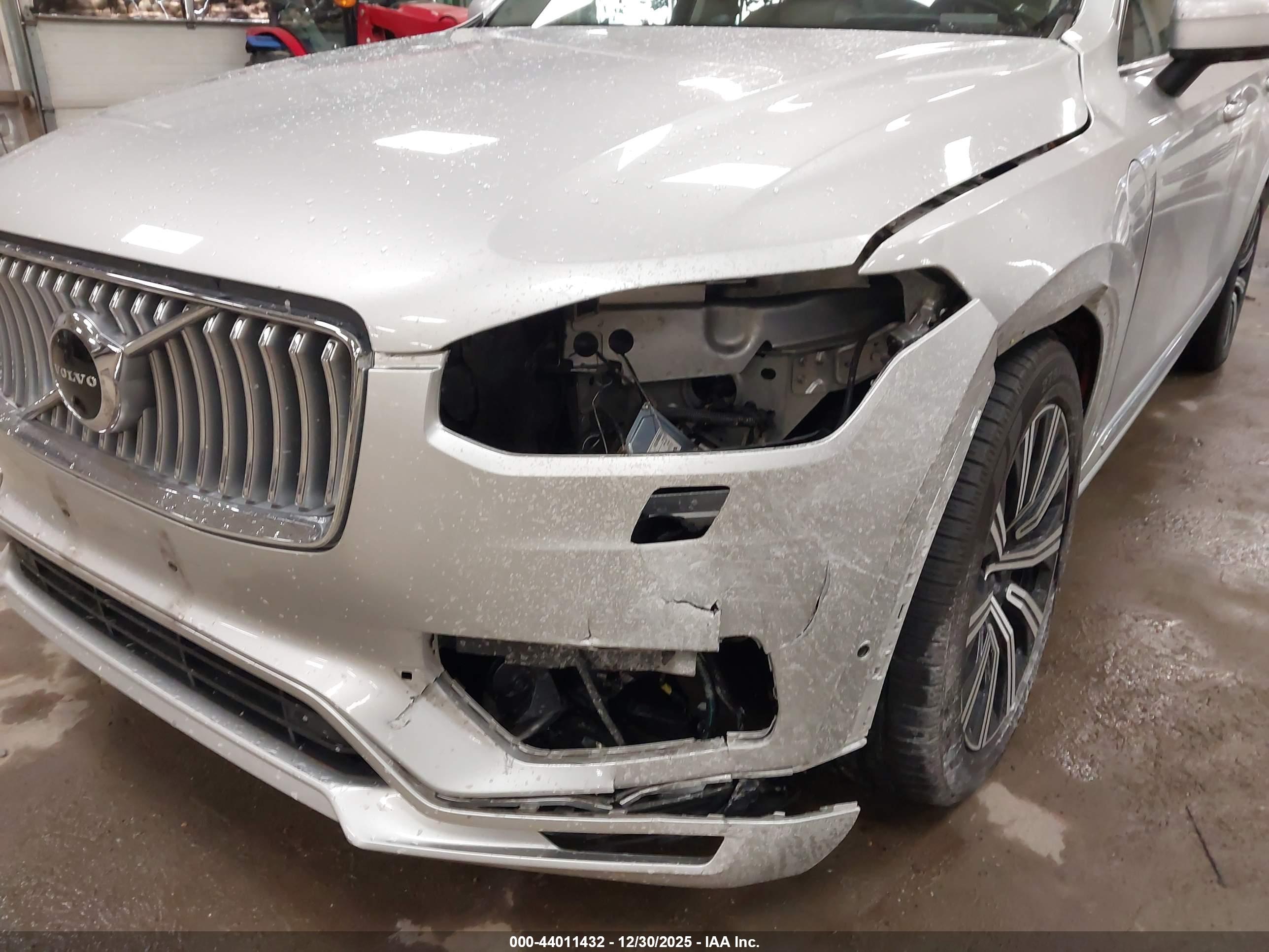 VOLVO XC90 image 6