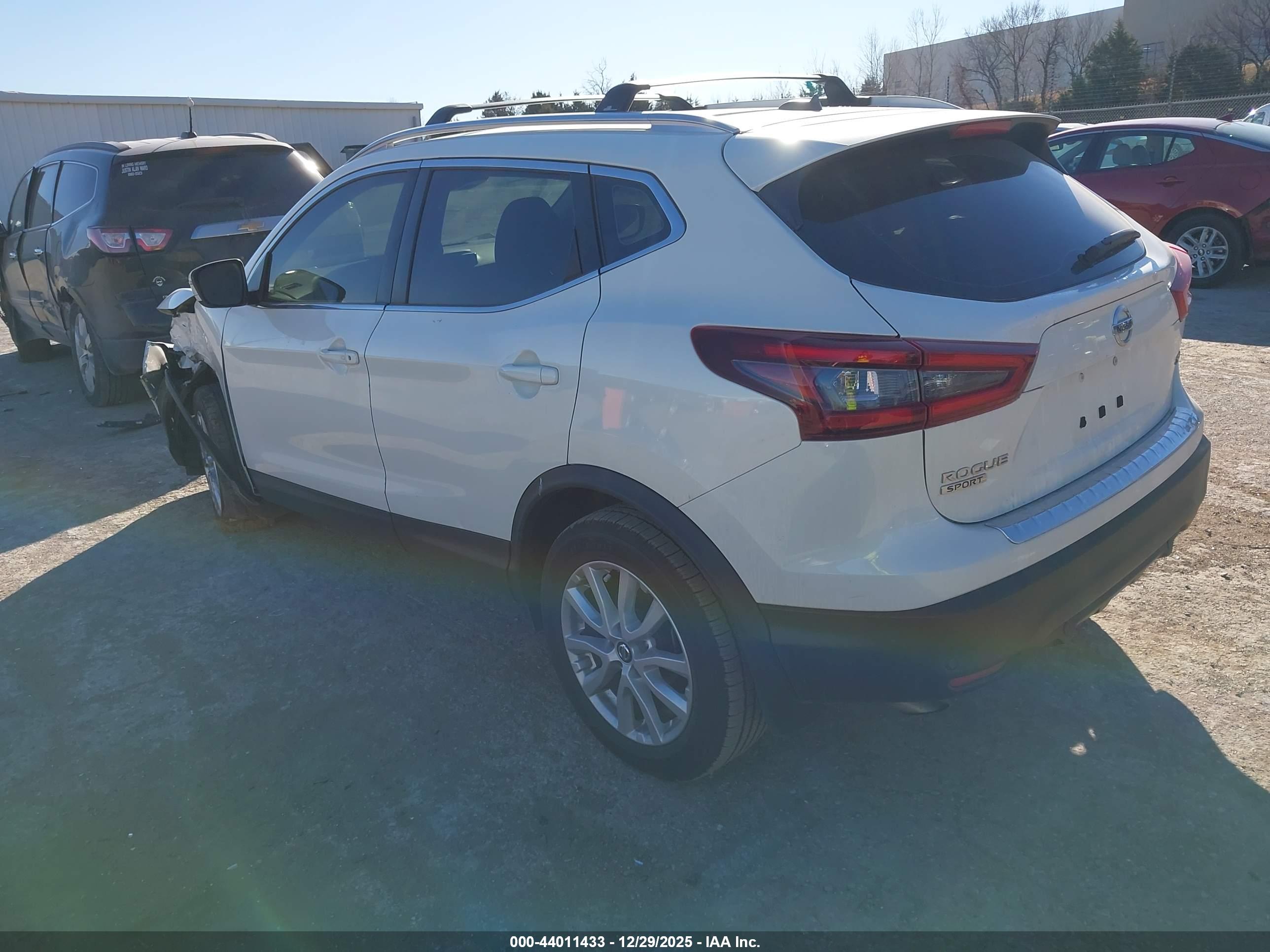NISSAN ROGUE image 3
