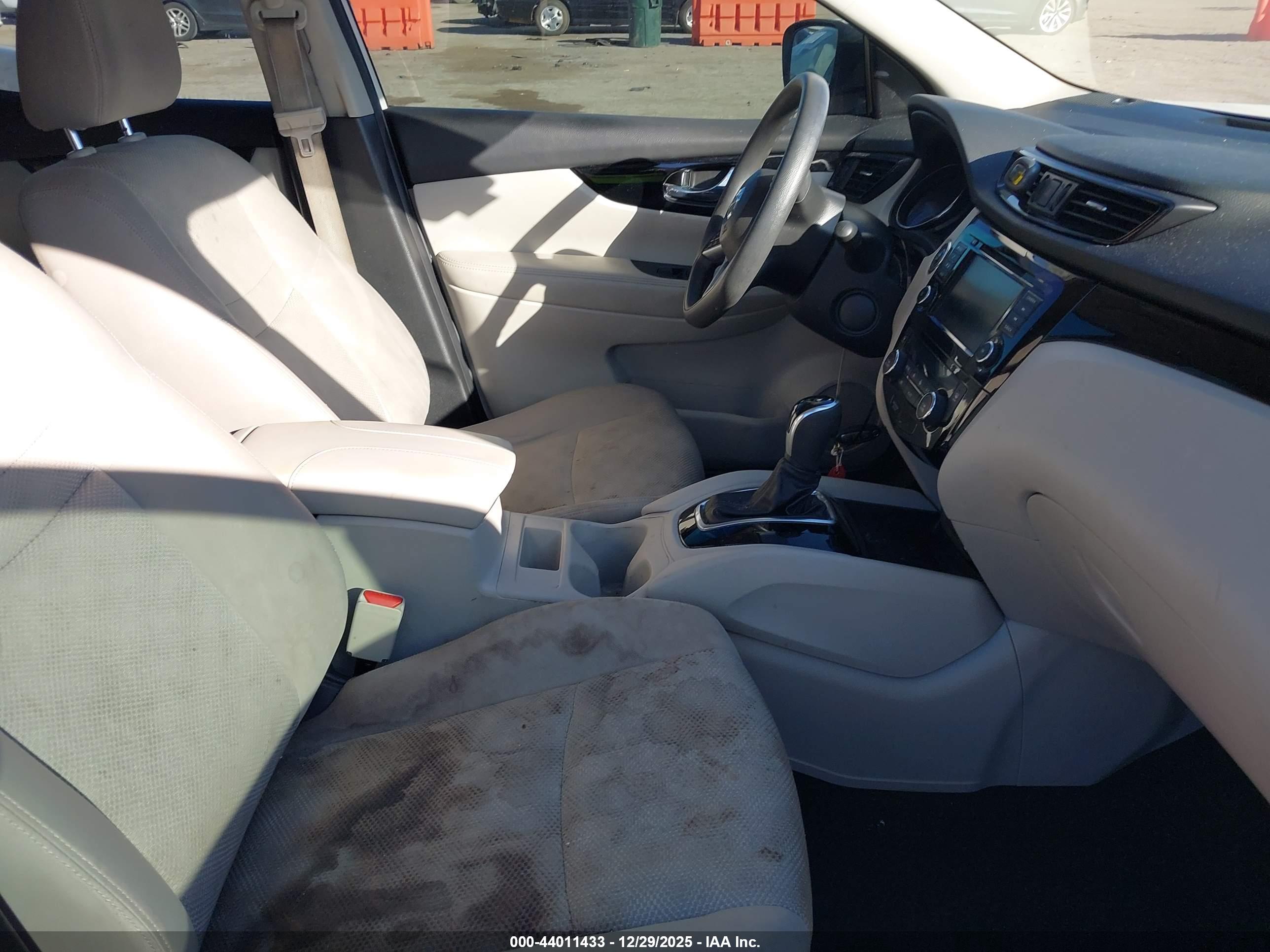 NISSAN ROGUE image 5
