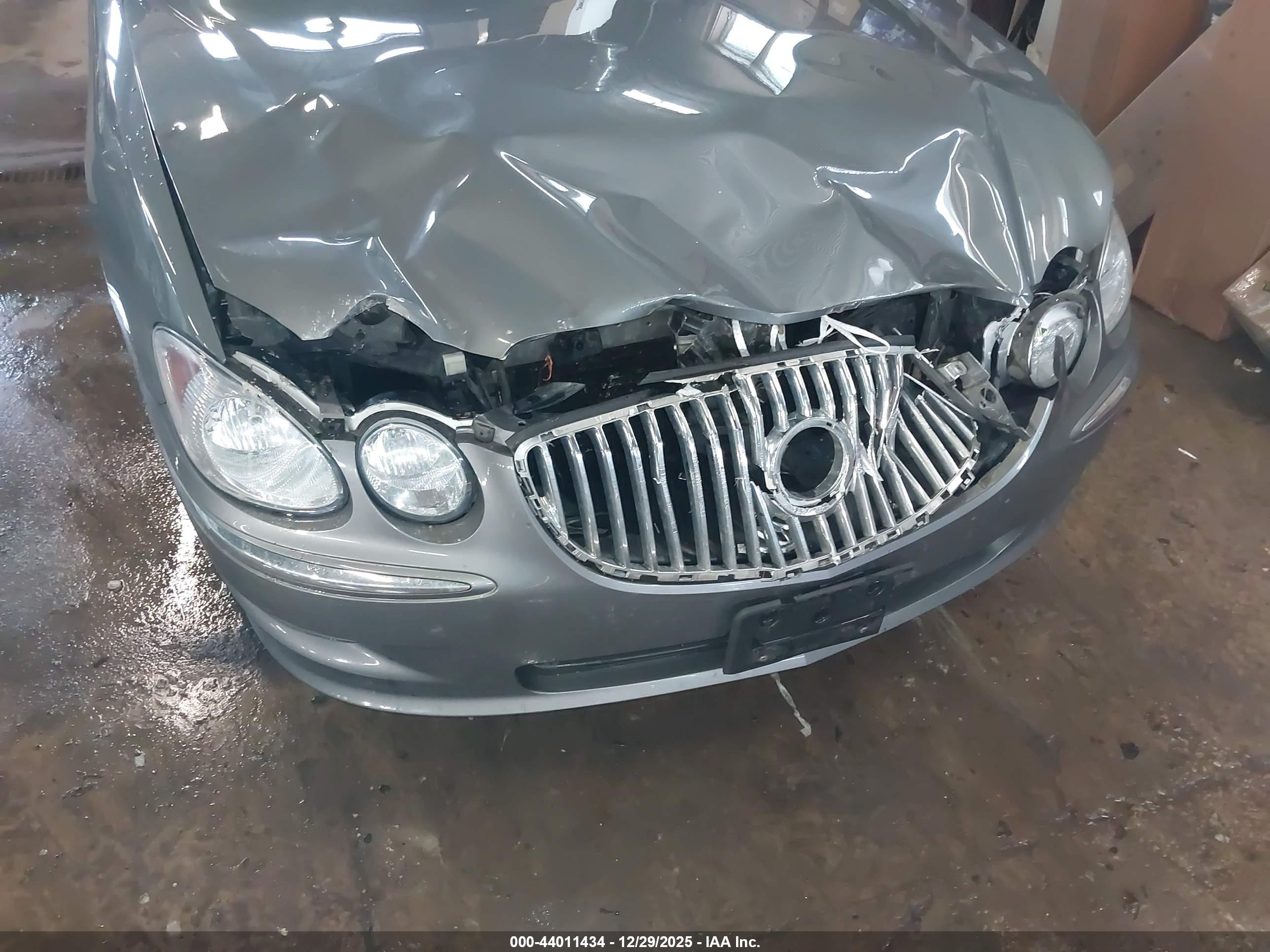 BUICK LACROSSE image 6