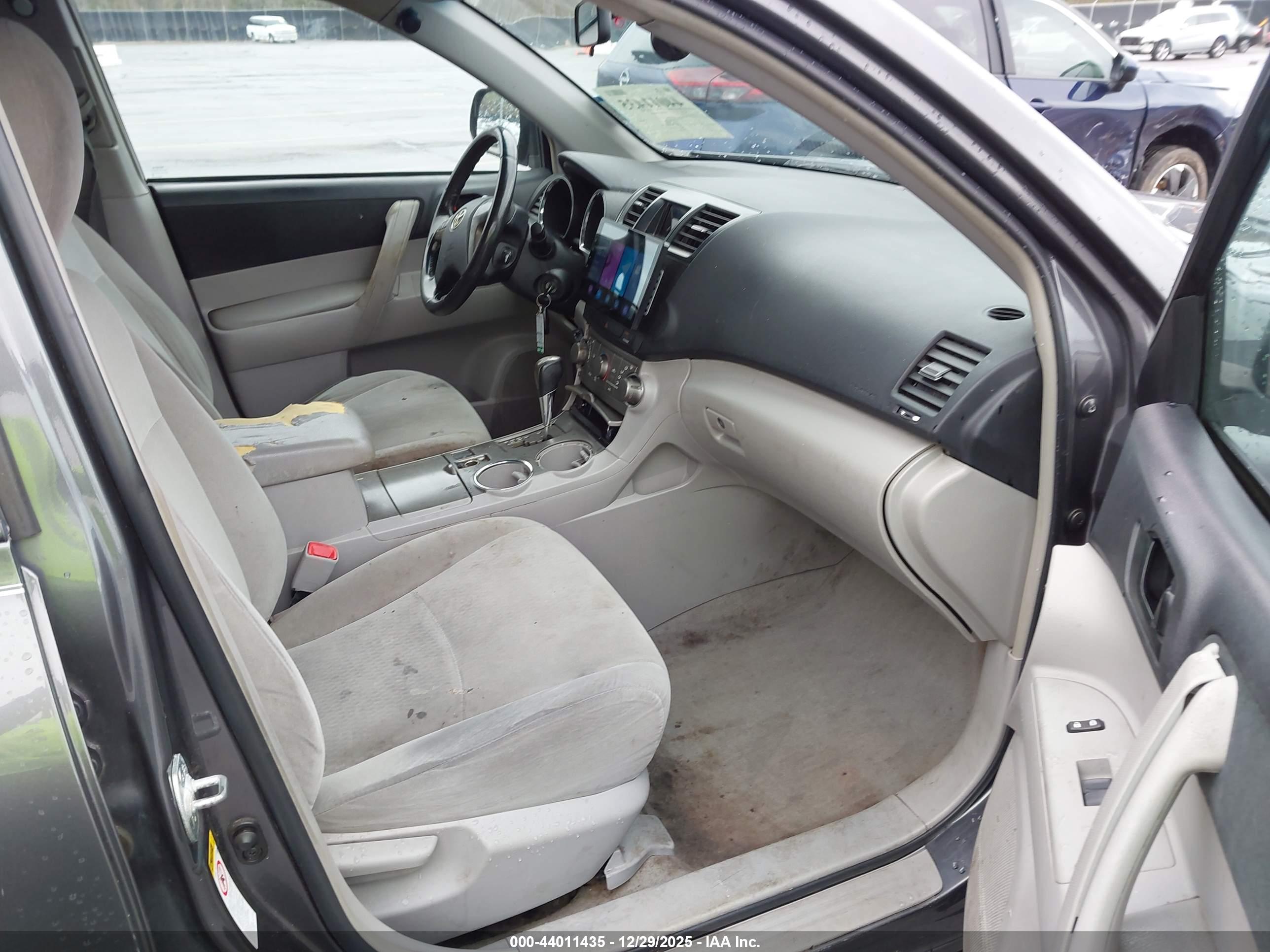 TOYOTA HIGHLANDER image 5