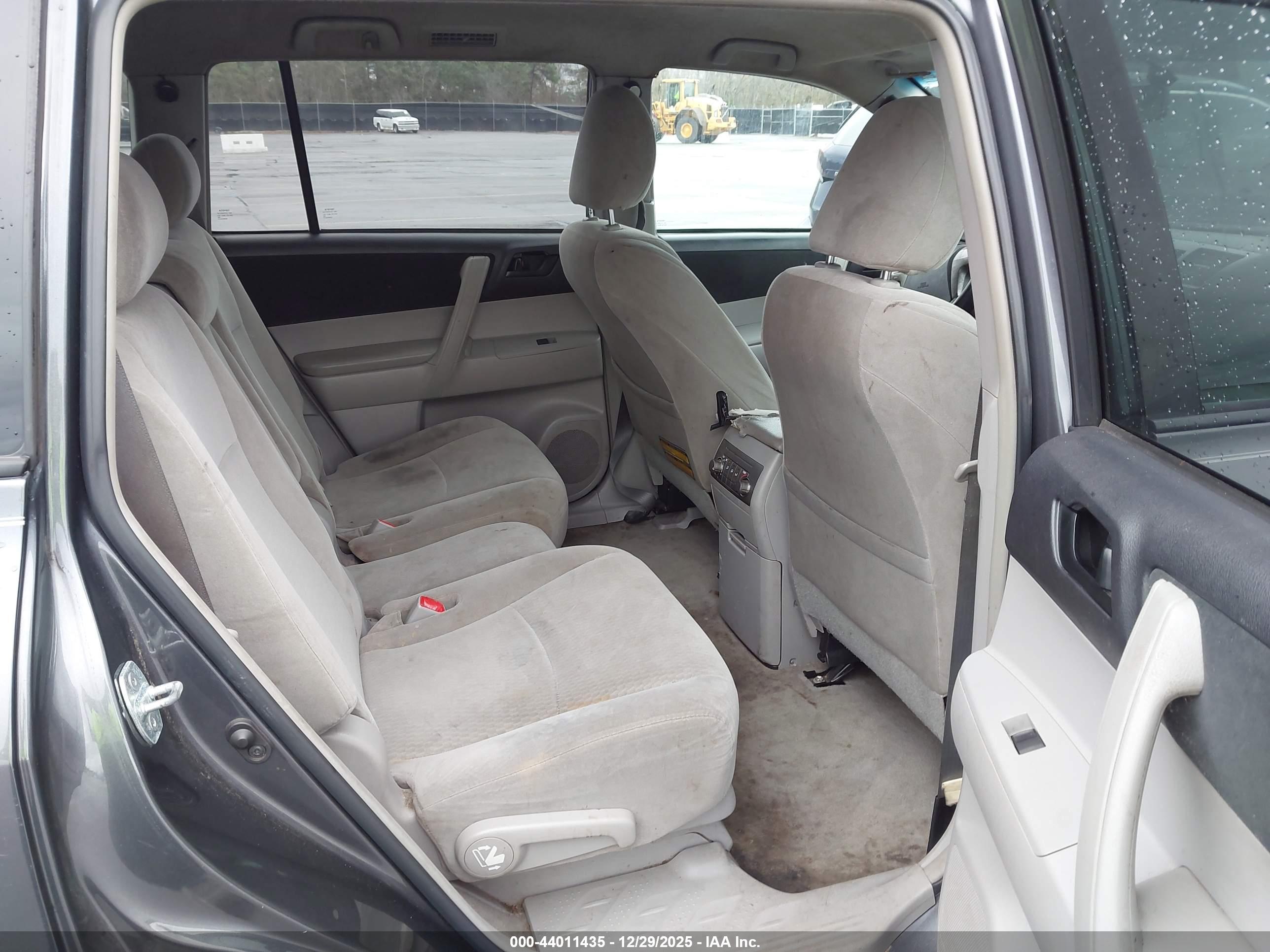 TOYOTA HIGHLANDER image 8