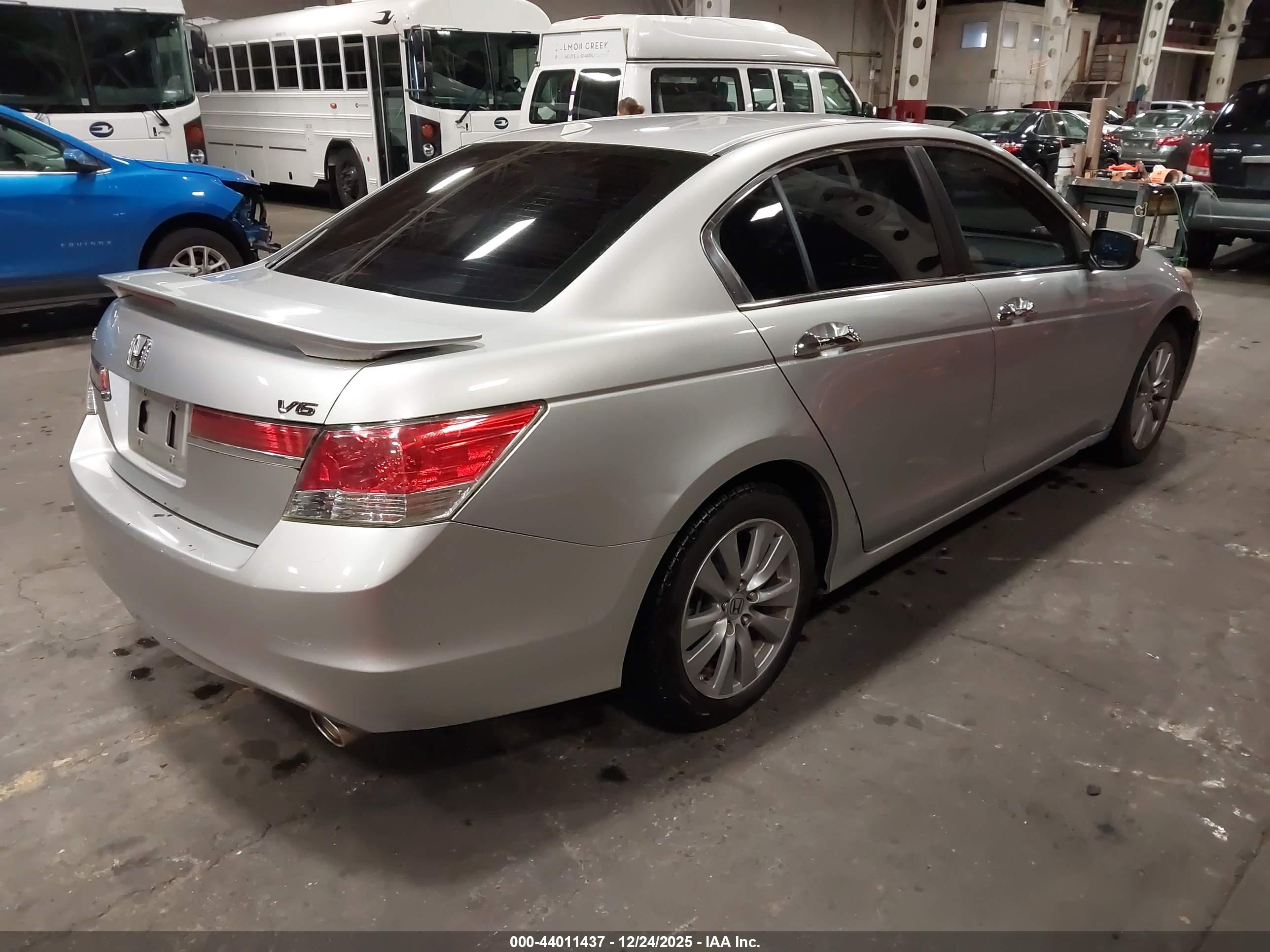HONDA ACCORD image 4