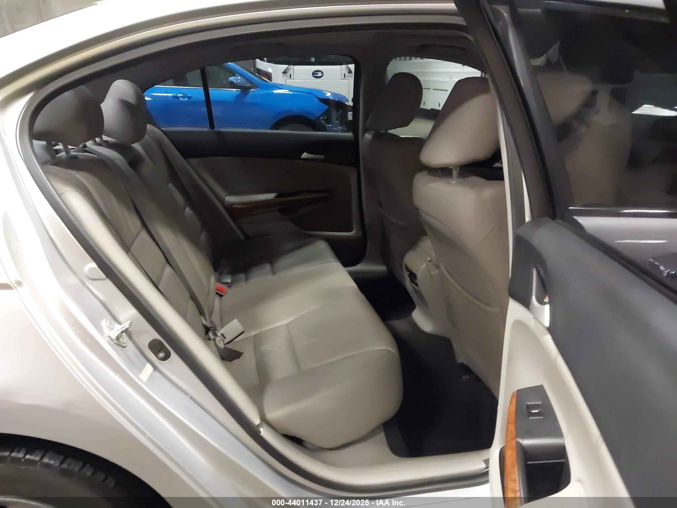 HONDA ACCORD image 8