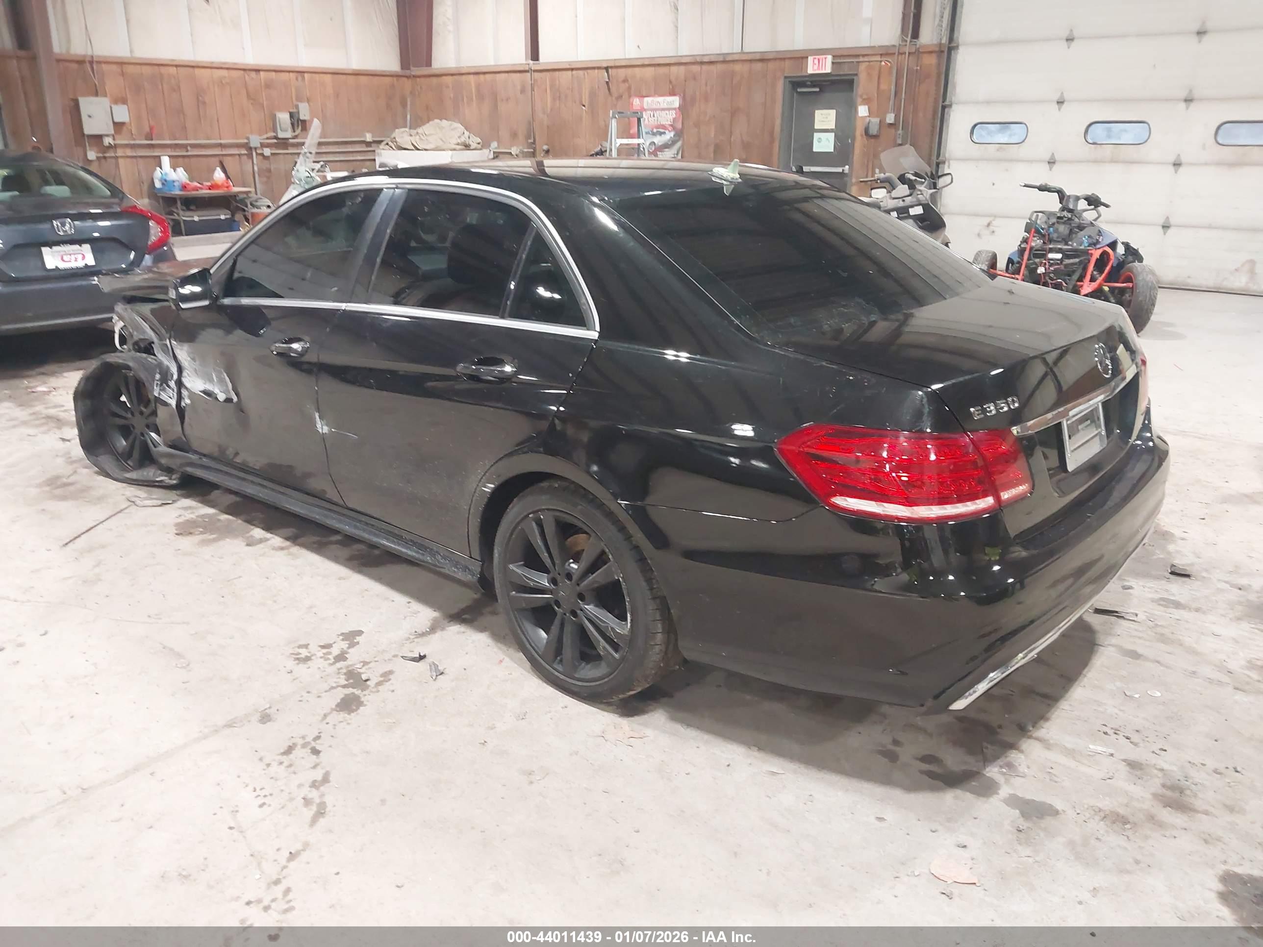 MERCEDES-BENZ E image 3