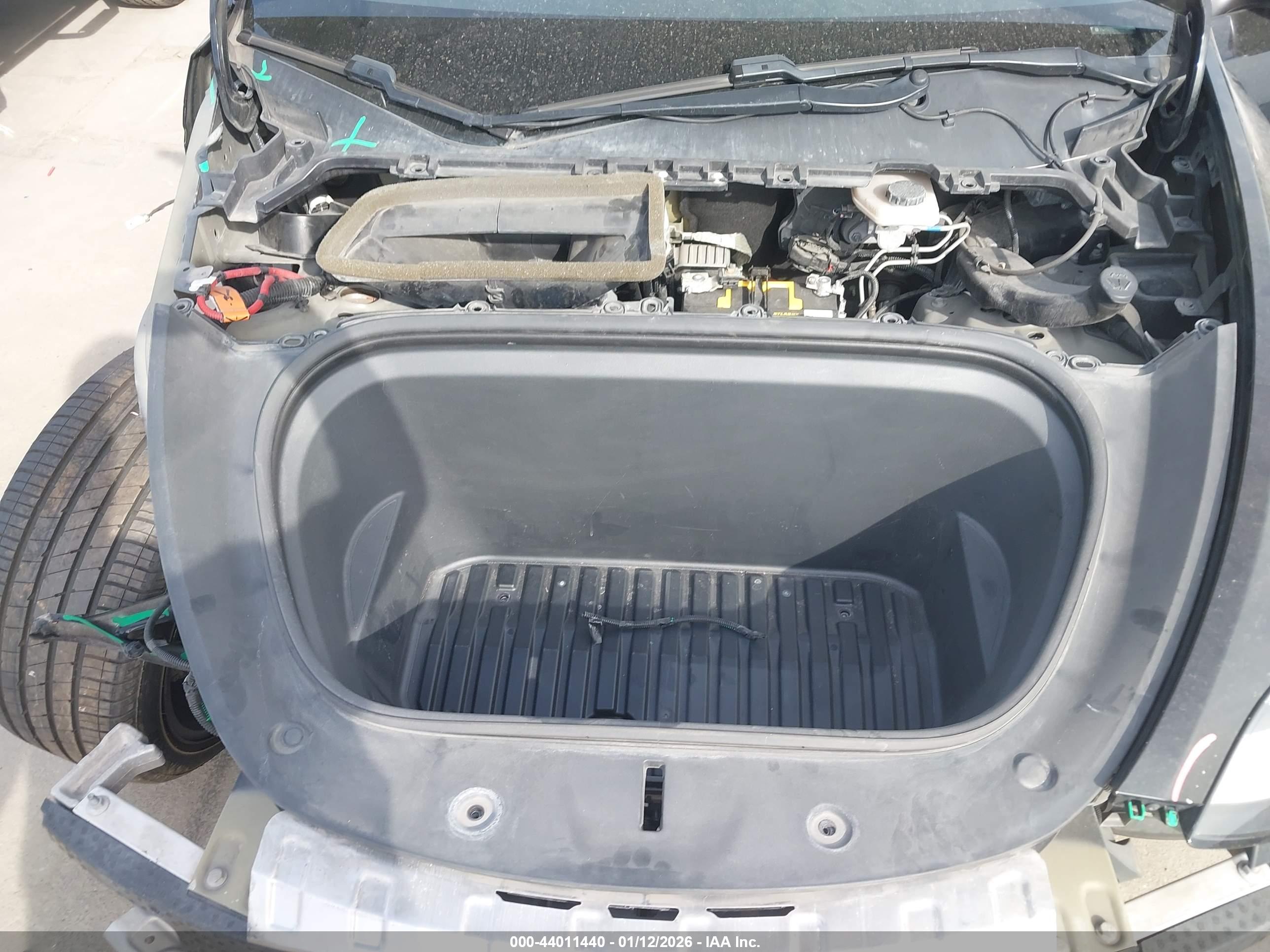 TESLA MODEL image 10