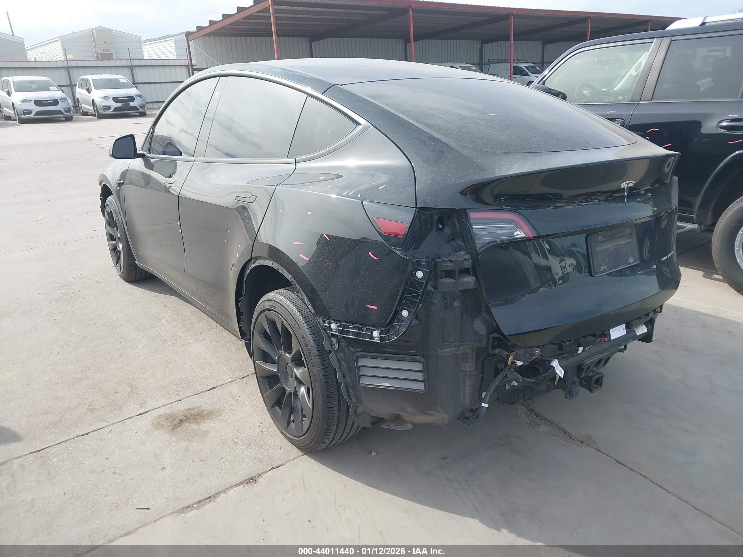 TESLA MODEL image 3