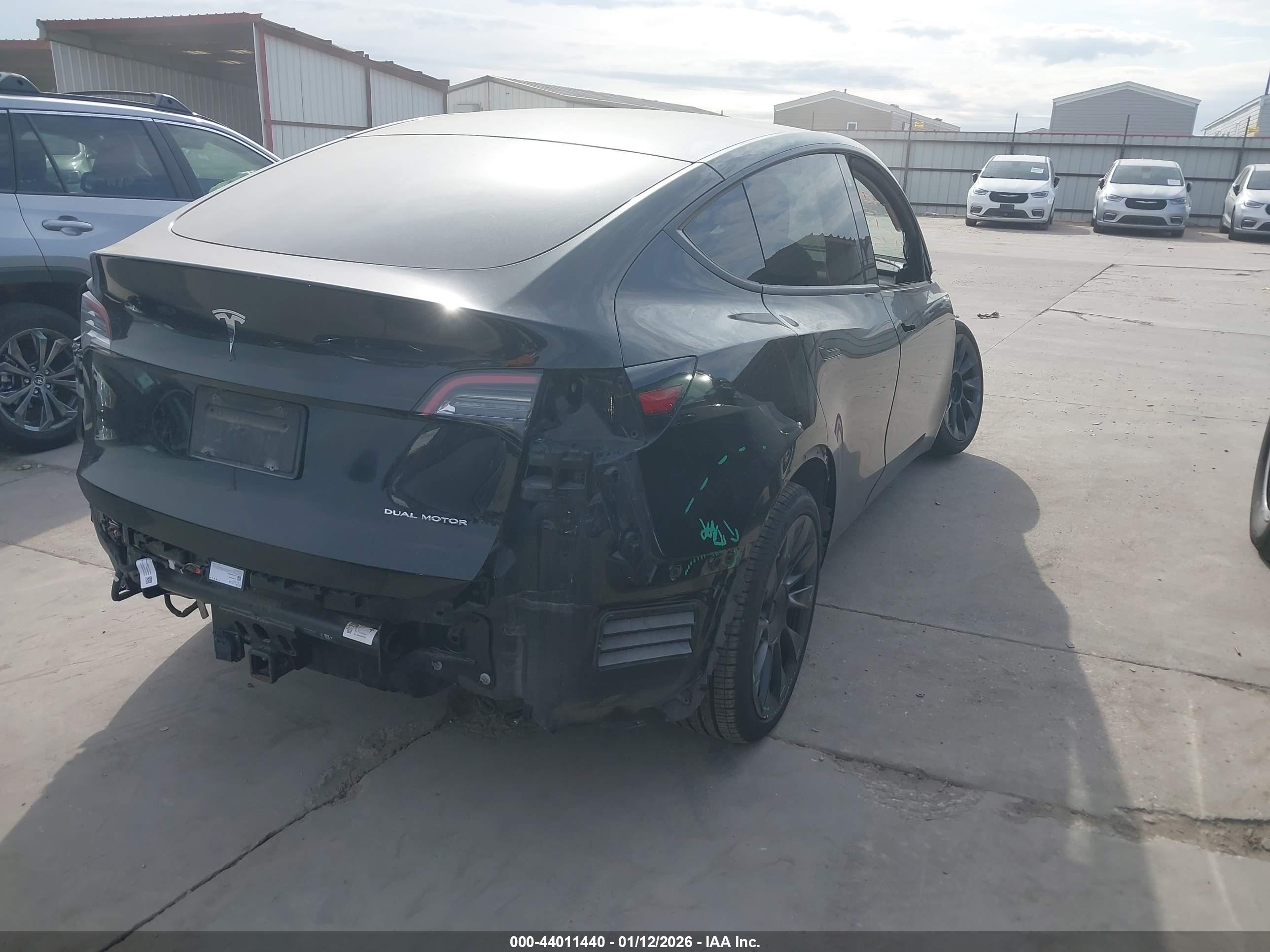 TESLA MODEL image 4