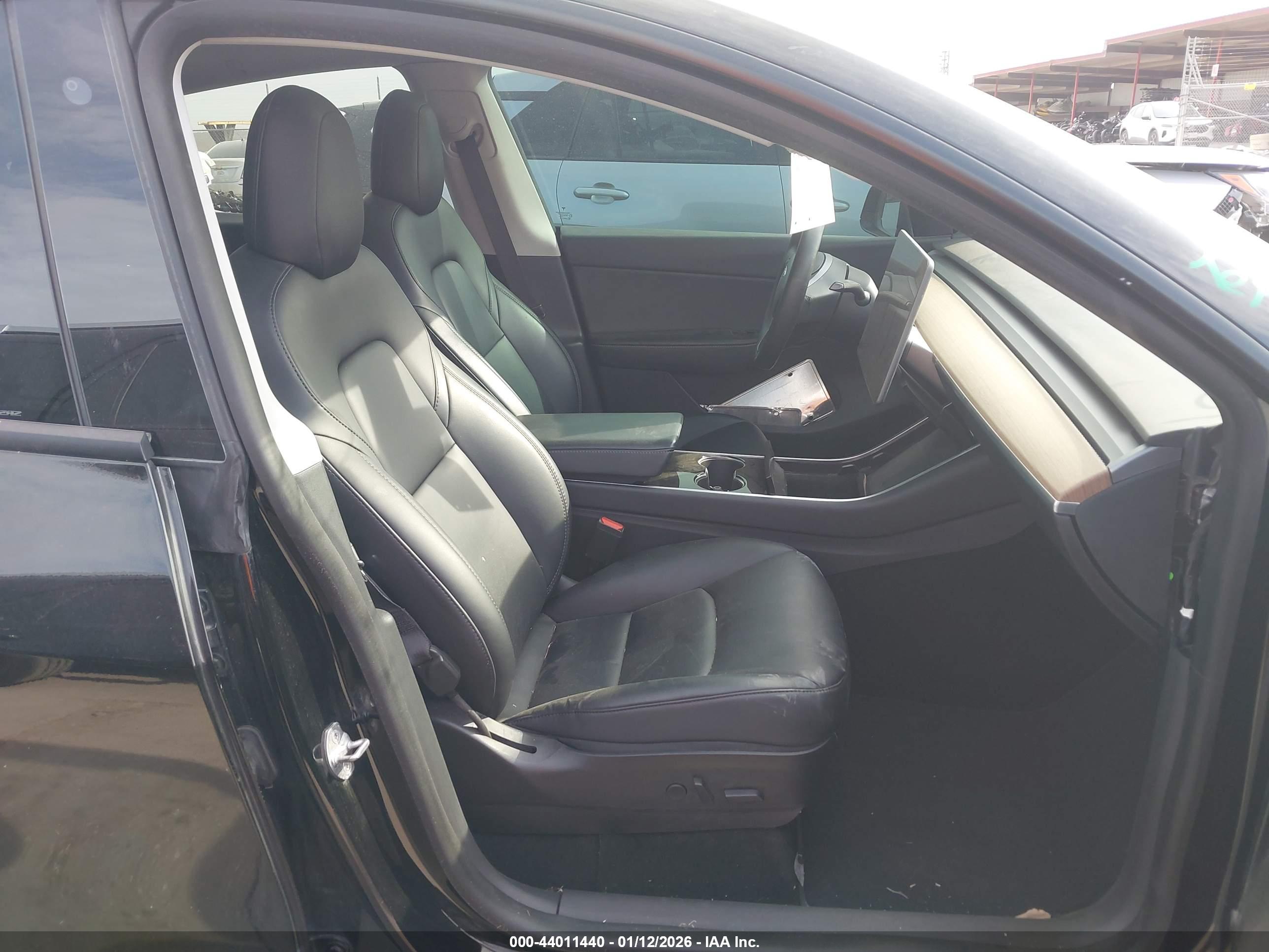 TESLA MODEL image 5