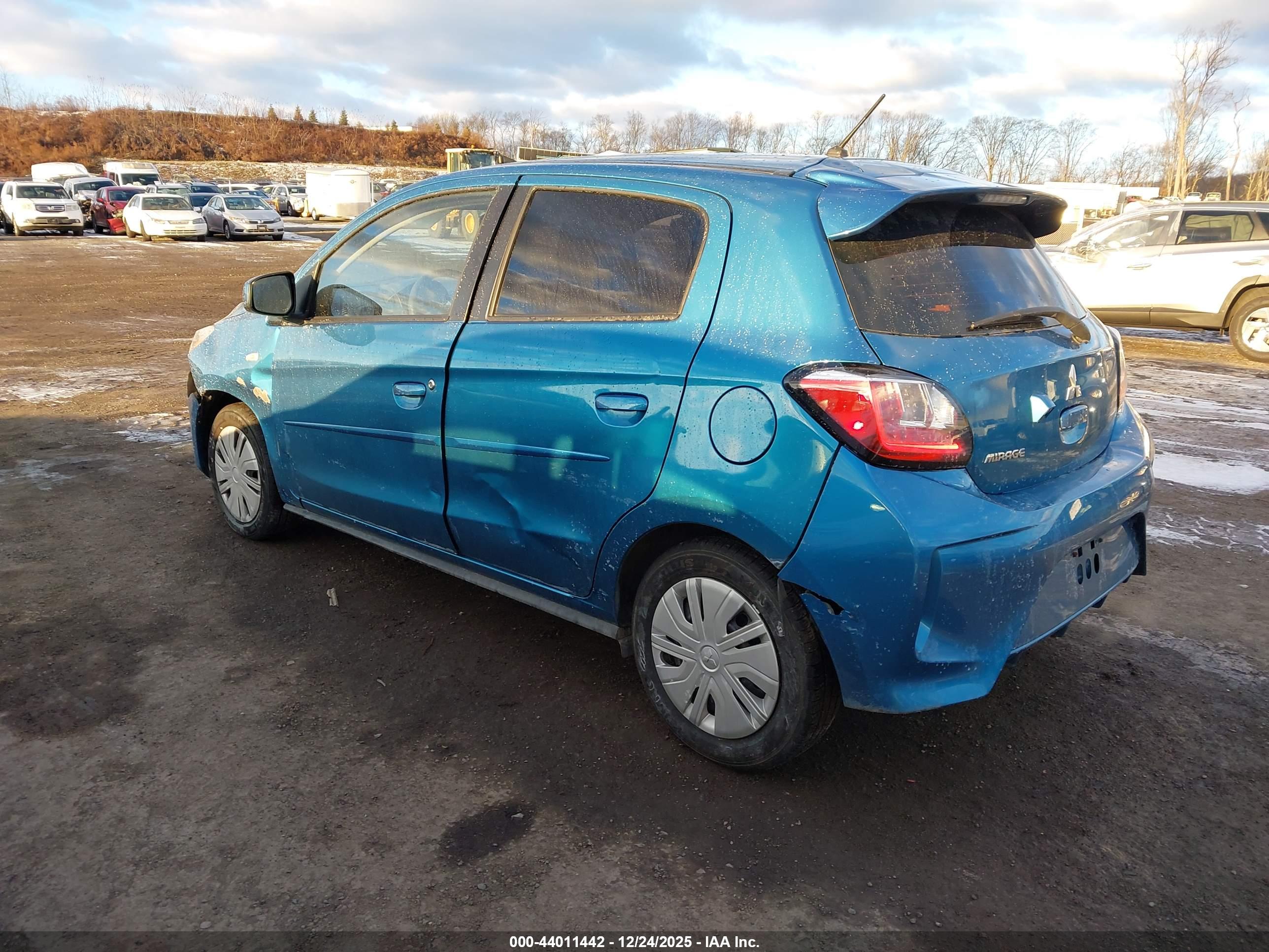MITSUBISHI MIRAGE image 3