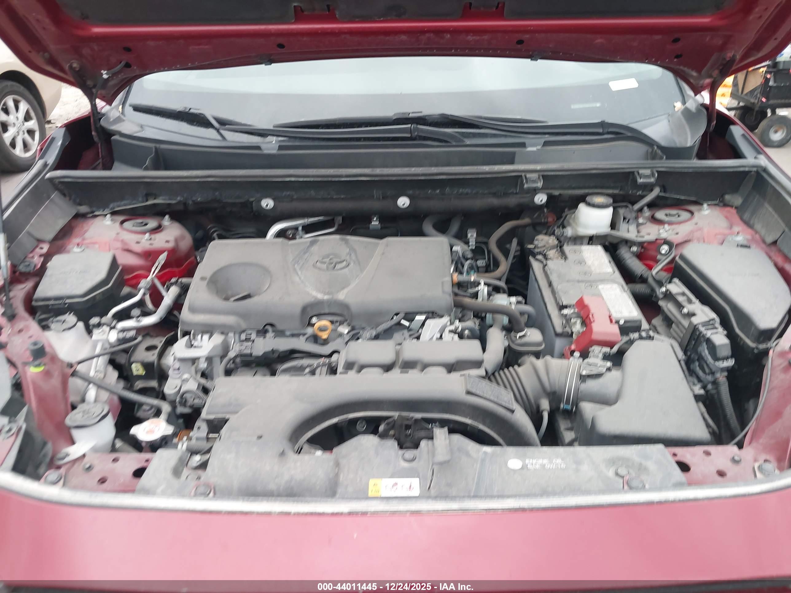 TOYOTA RAV4 image 10