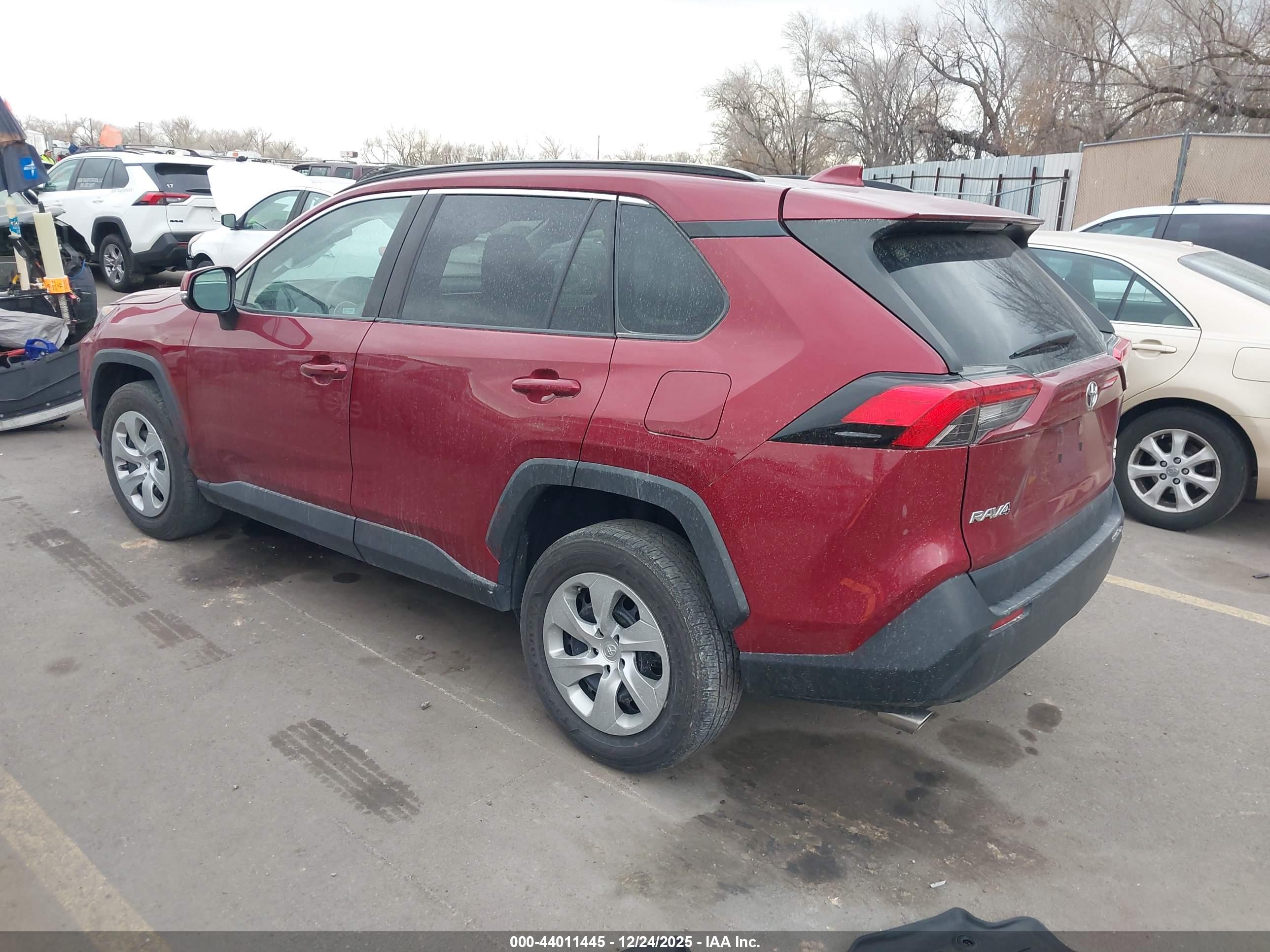 TOYOTA RAV4 image 3