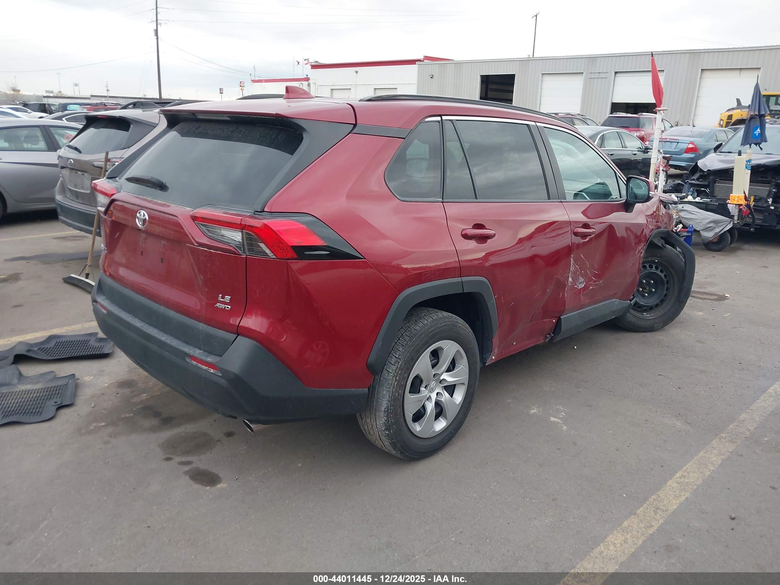 TOYOTA RAV4 image 4