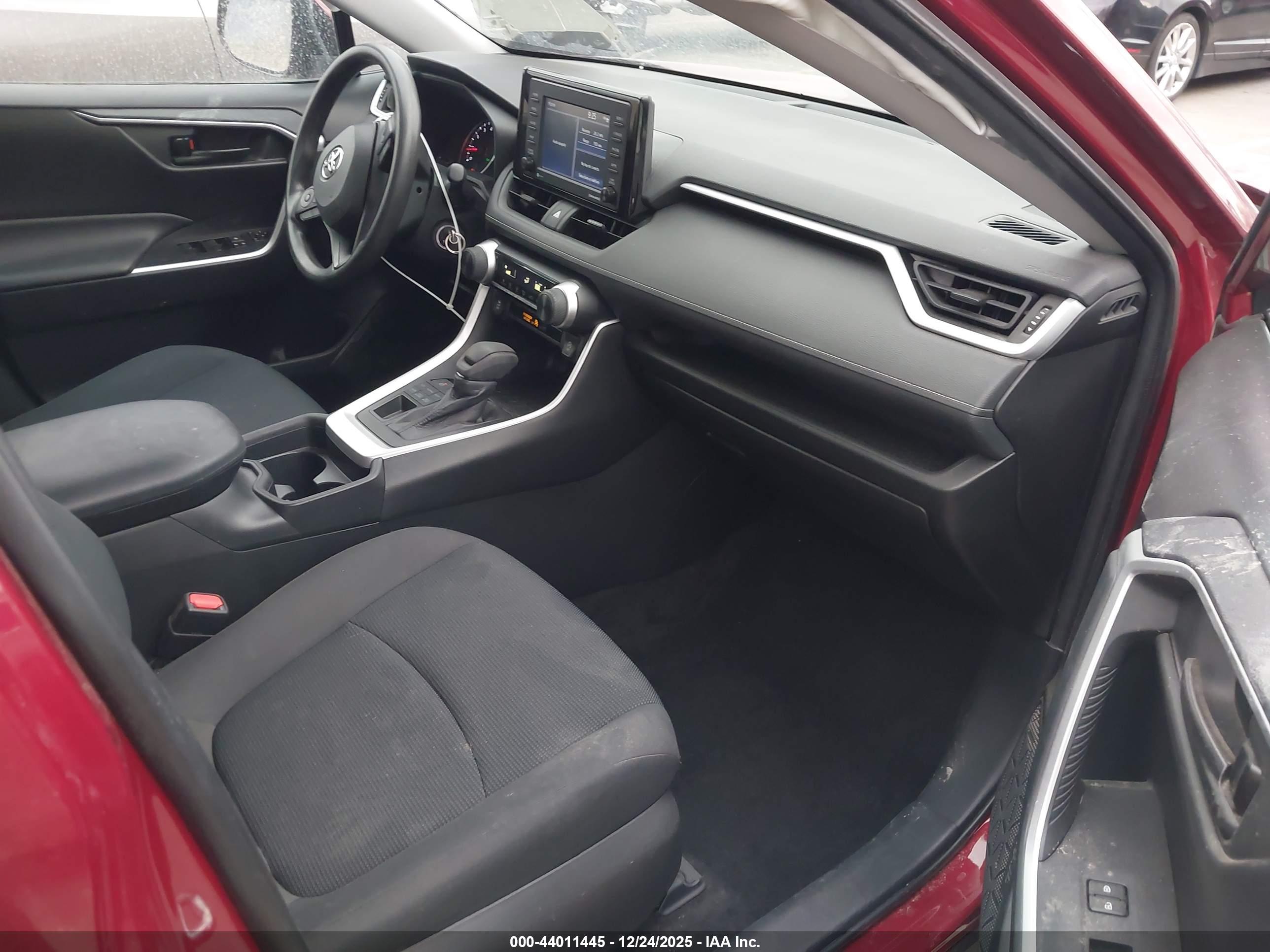TOYOTA RAV4 image 5