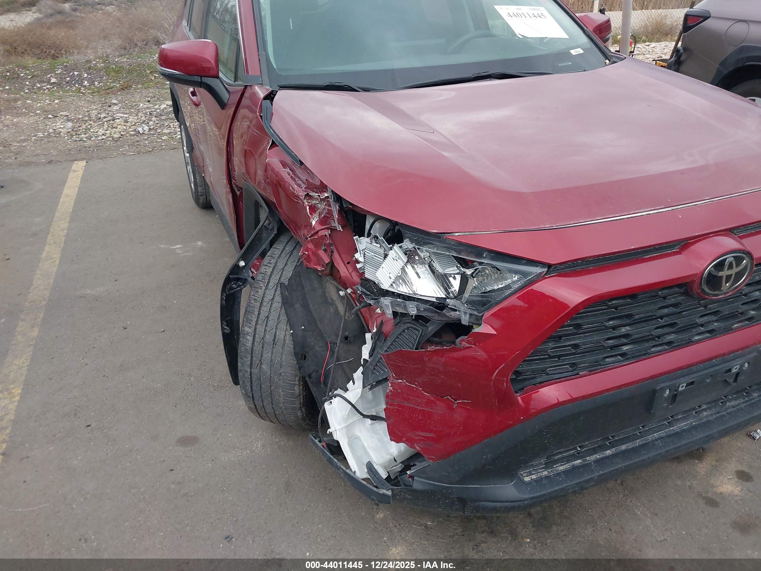 TOYOTA RAV4 image 6