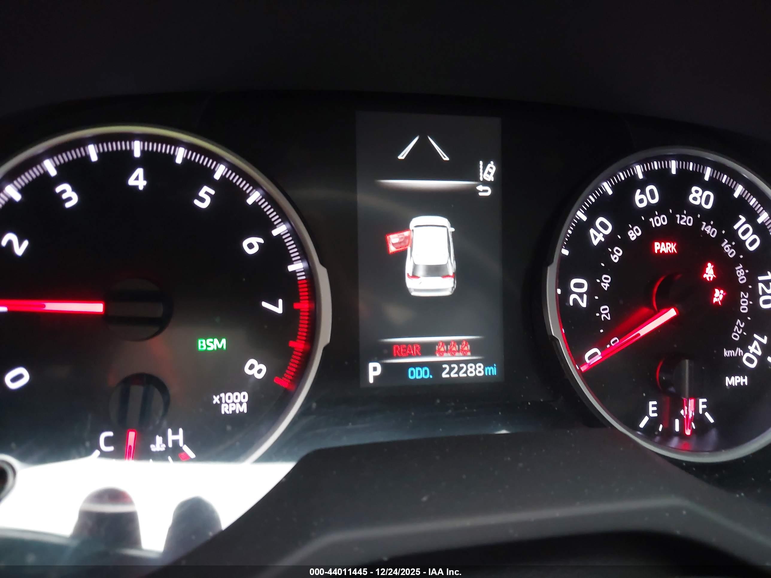 TOYOTA RAV4 image 7