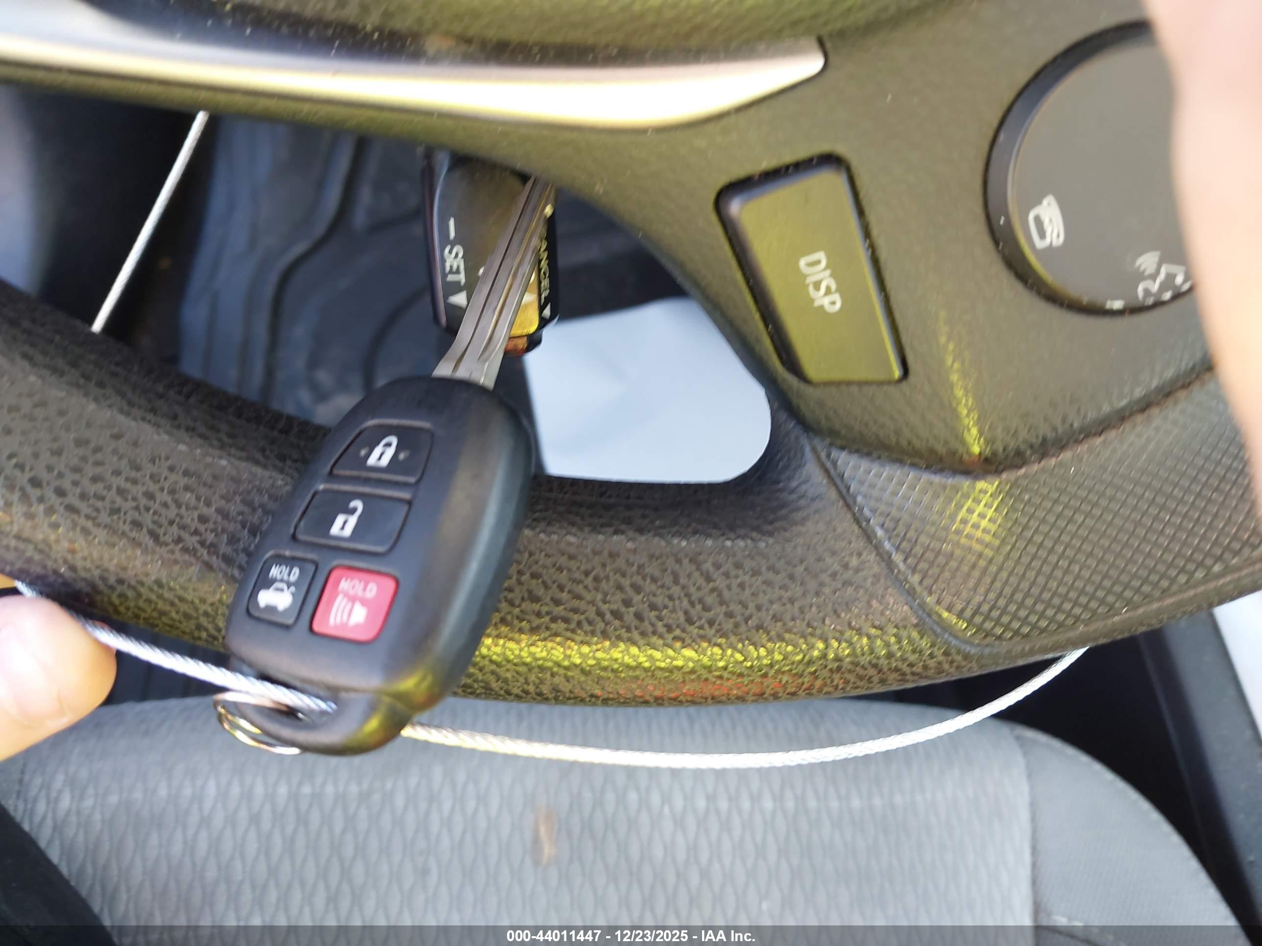TOYOTA COROLLA image 11