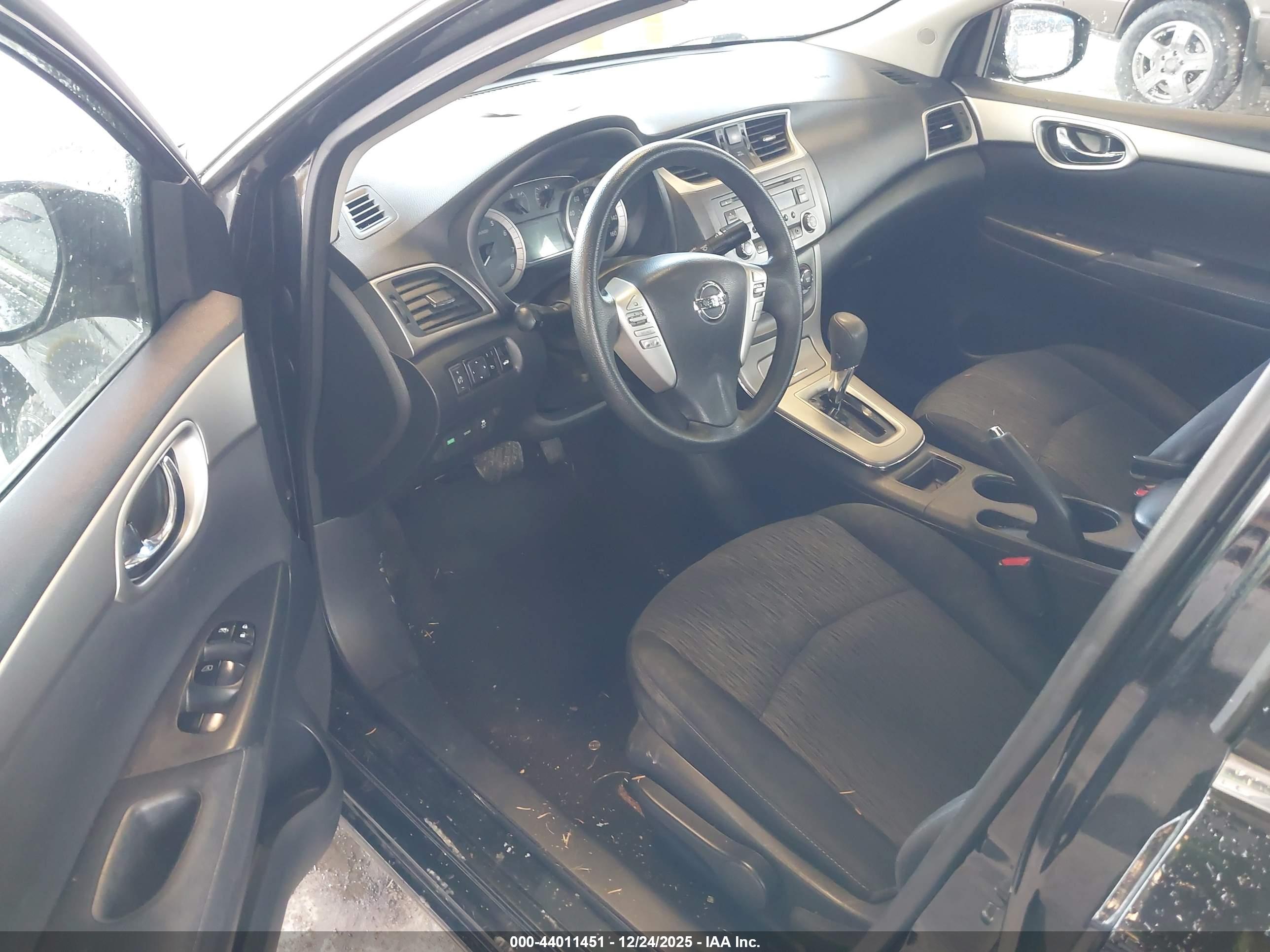 NISSAN SENTRA image 5