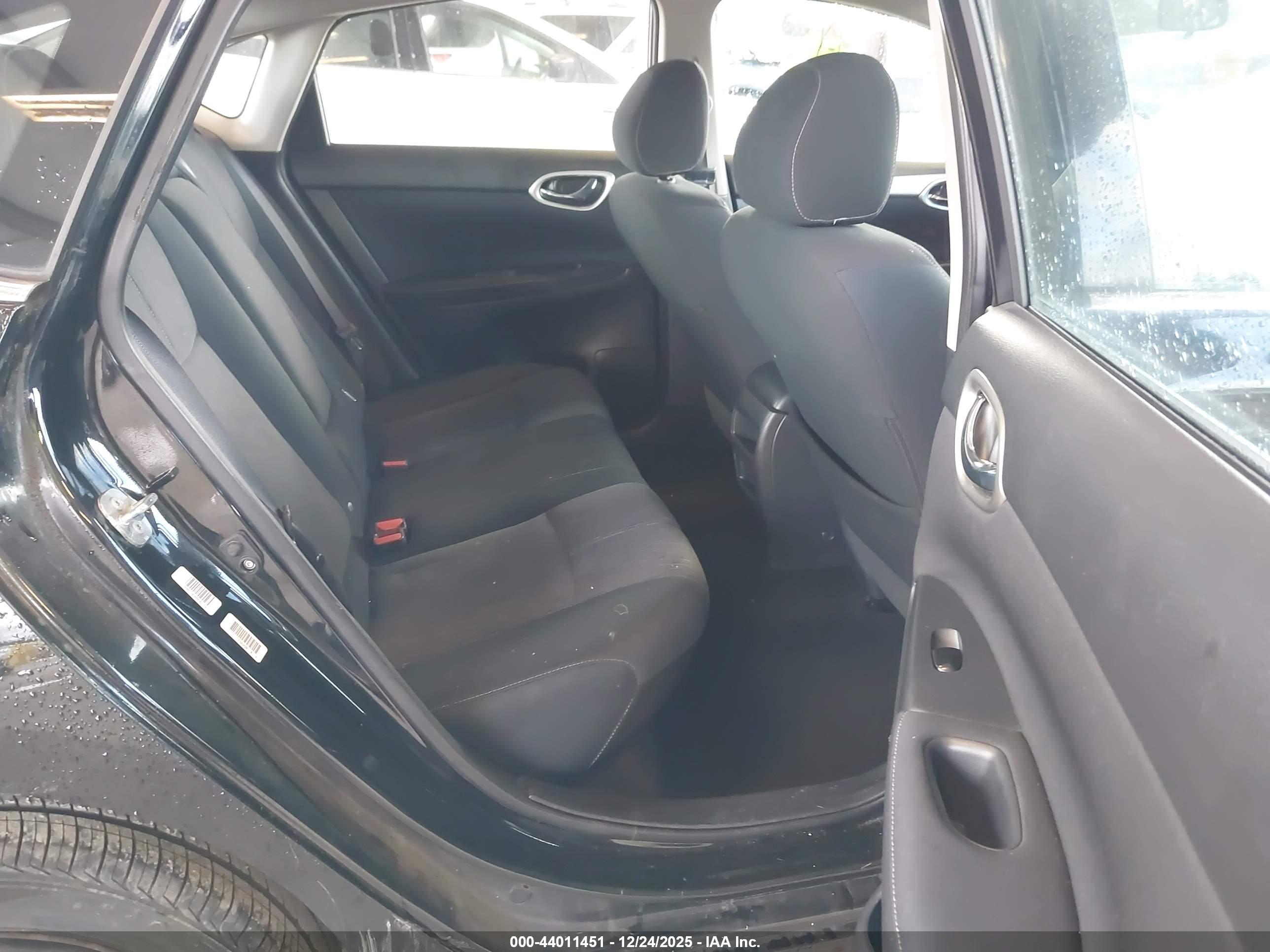 NISSAN SENTRA image 8