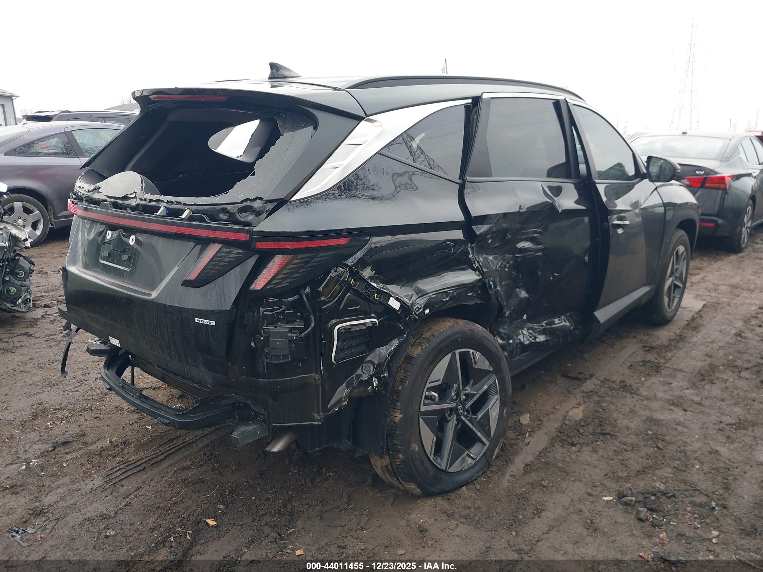HYUNDAI TUCSON image 4
