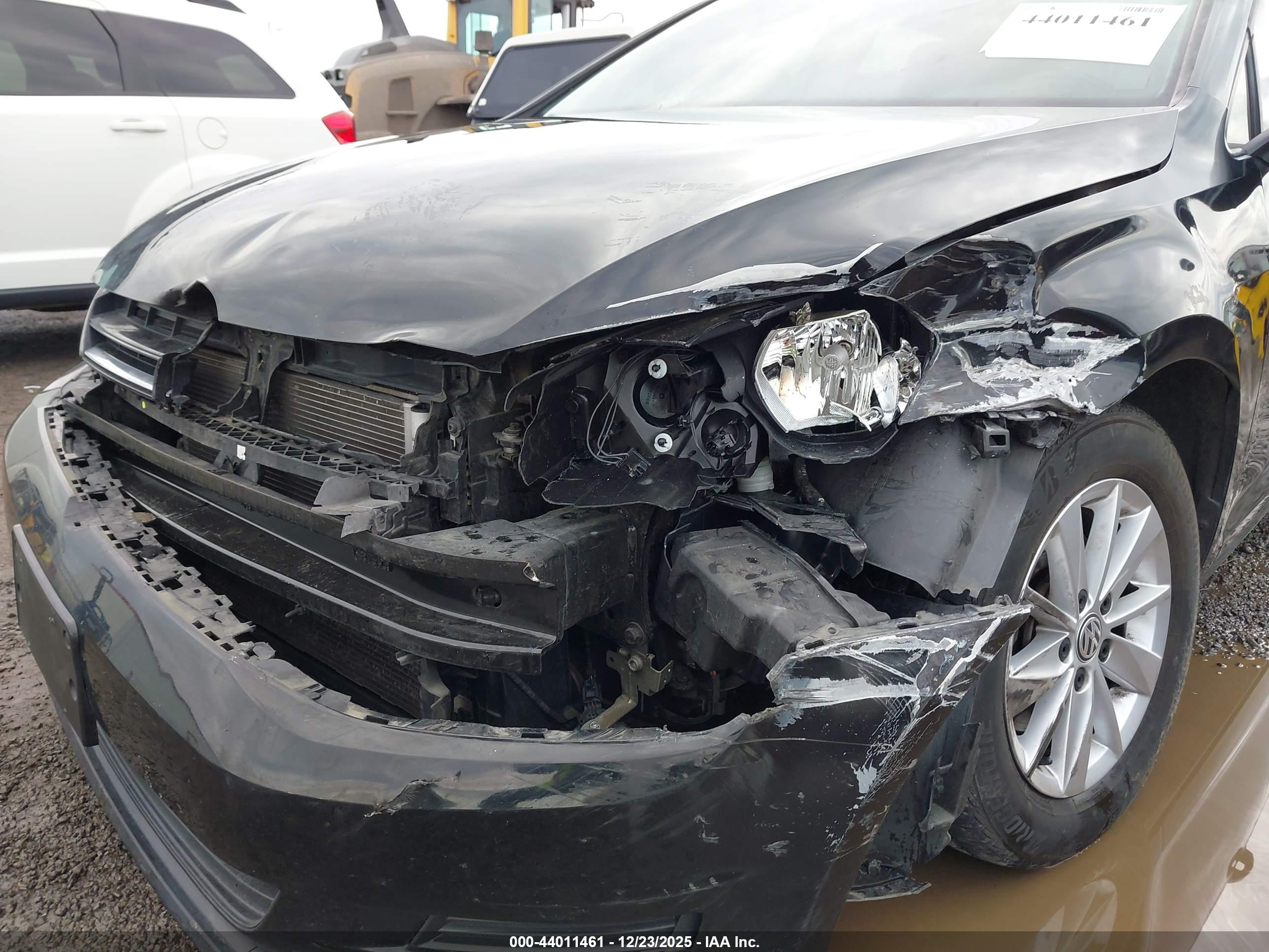 VOLKSWAGEN GOLF image 6