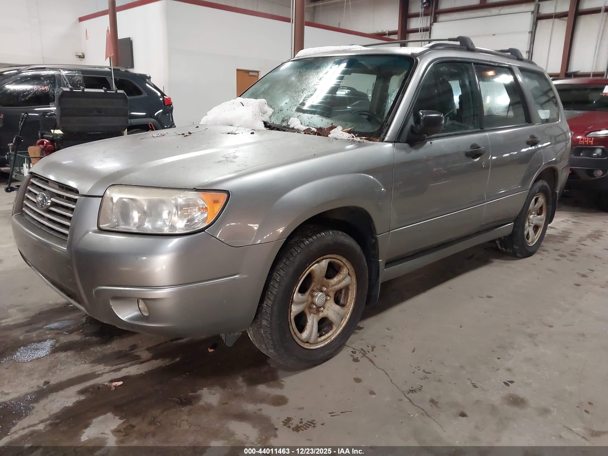 SUBARU FORESTER image 2