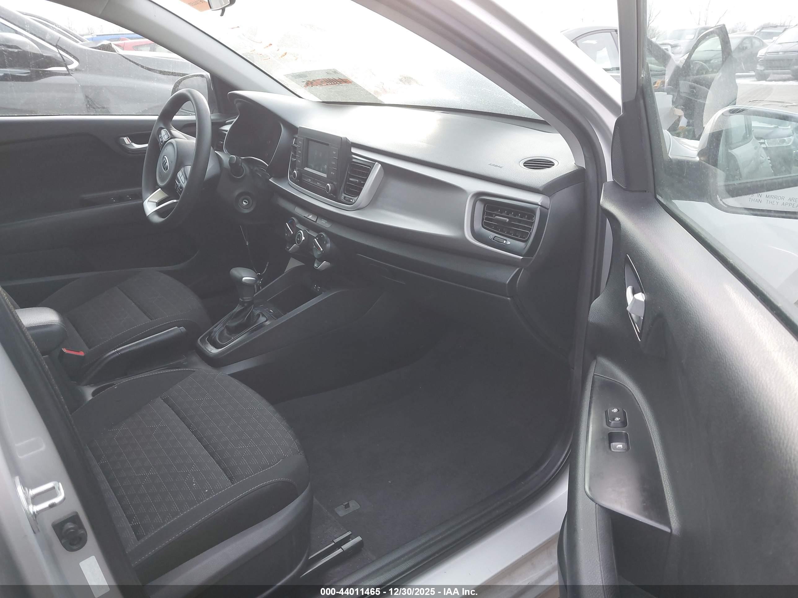KIA RIO image 5