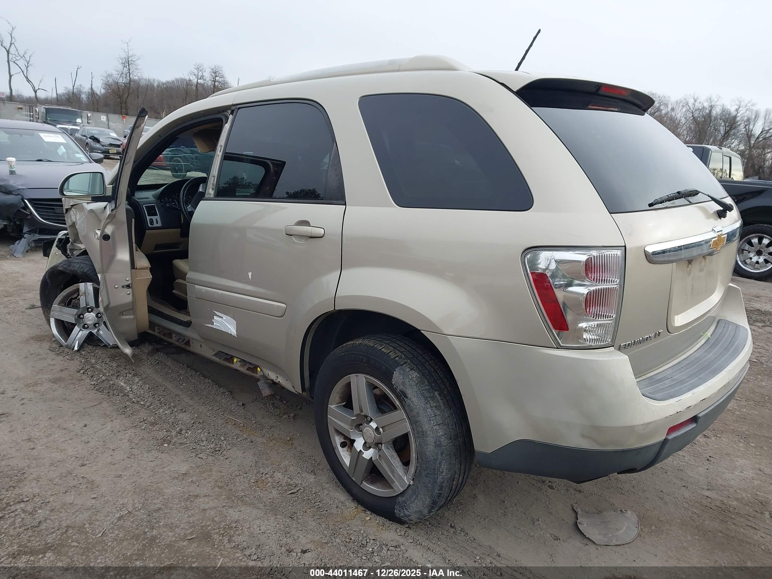 CHEVROLET EQUINOX image 3