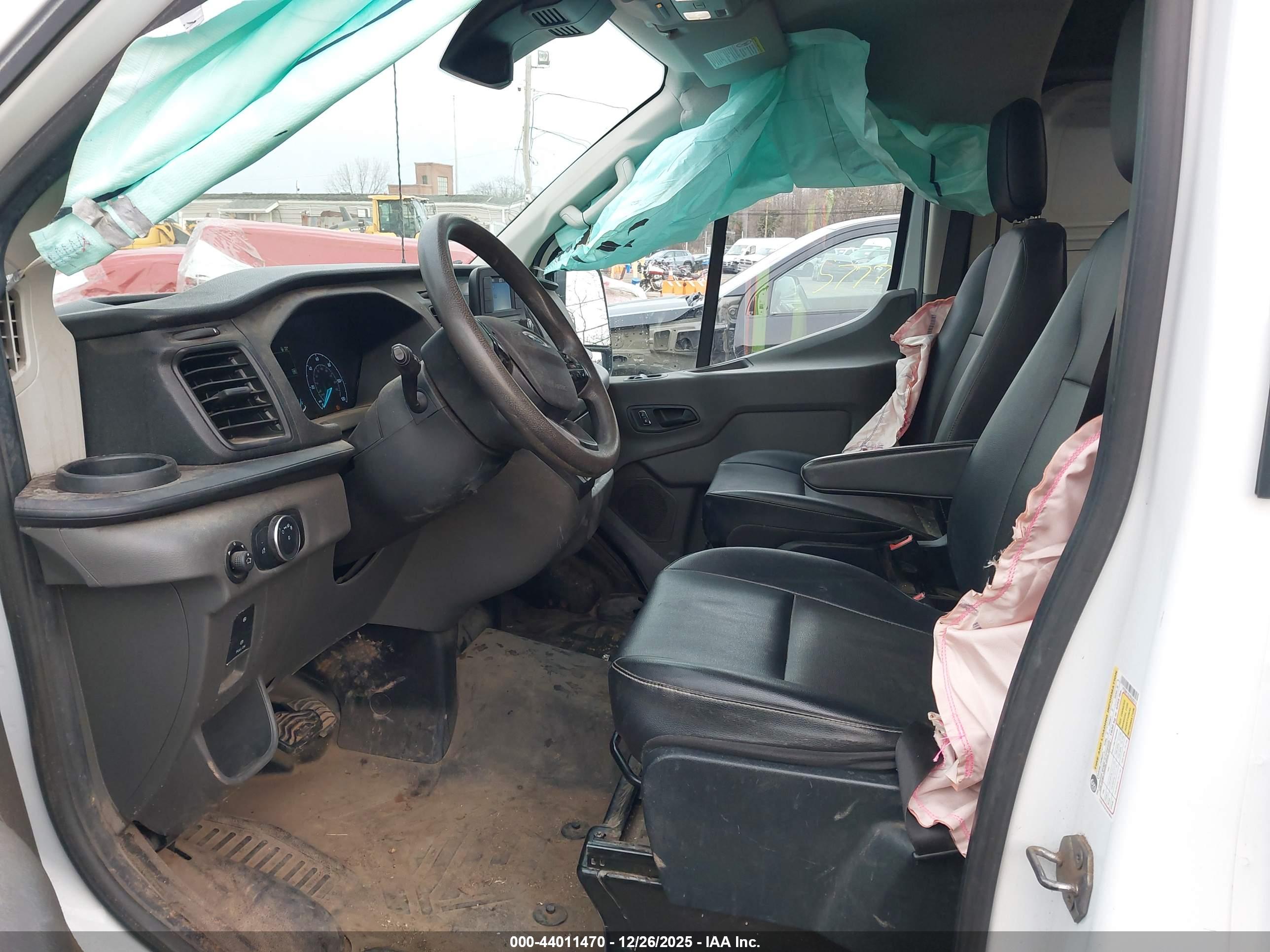 FORD TRANSIT image 5