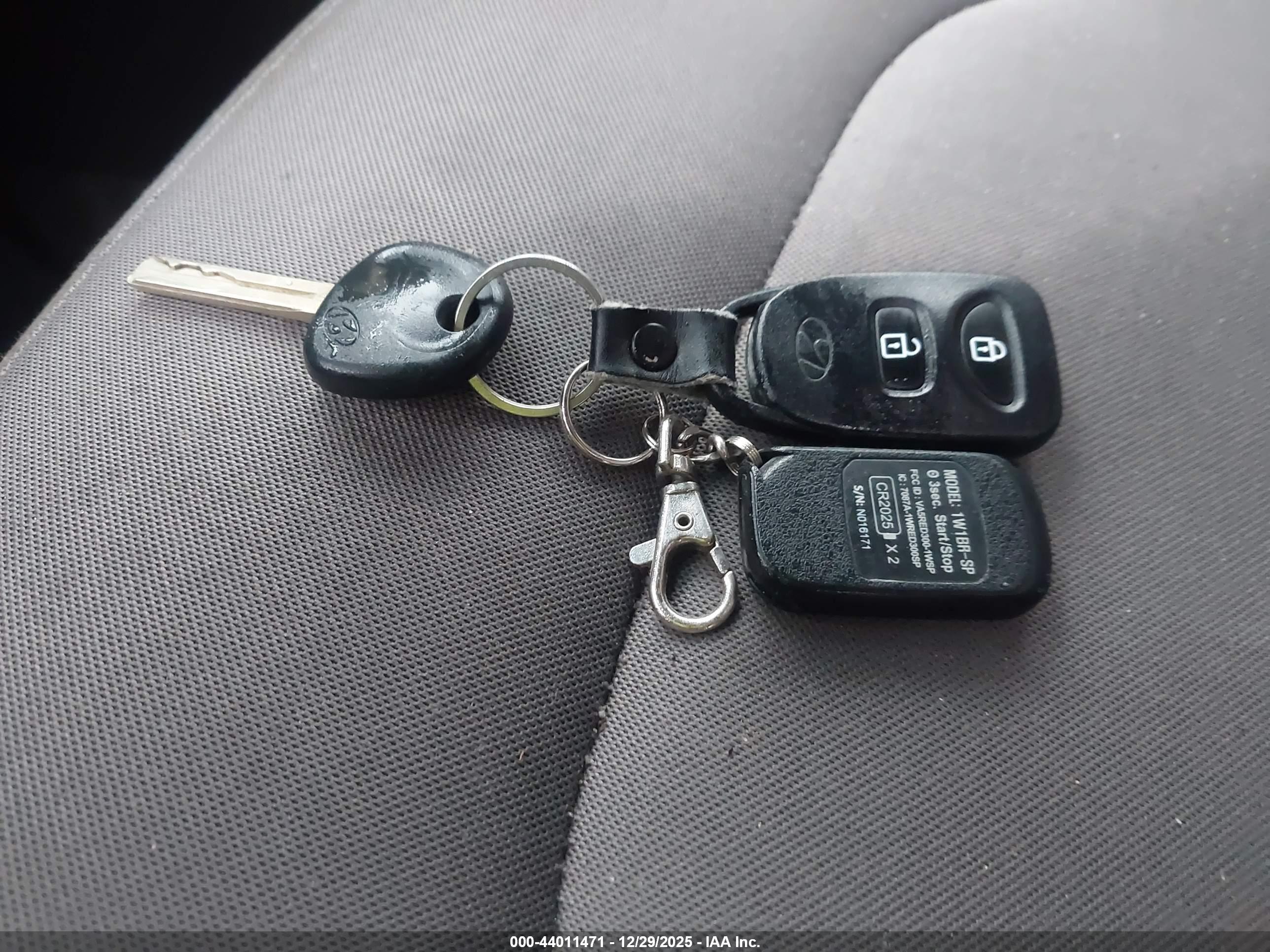 HYUNDAI TUCSON image 11
