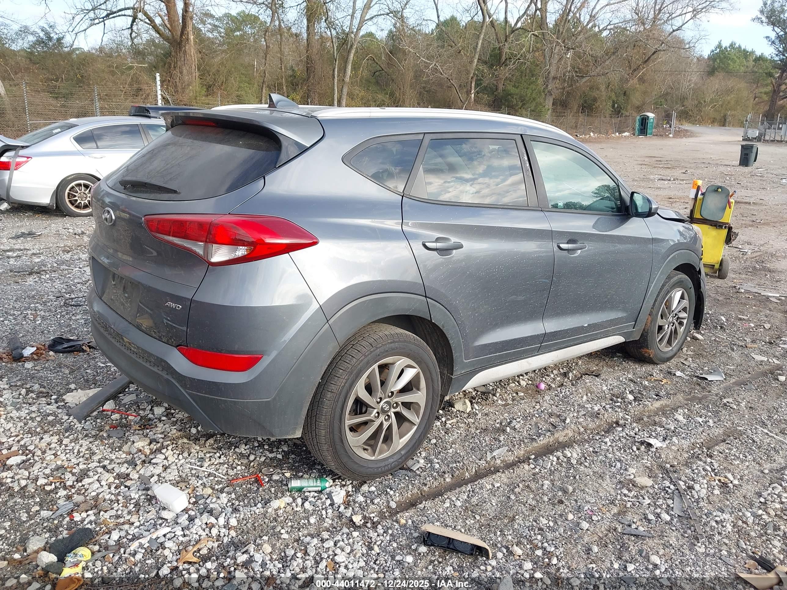 HYUNDAI TUCSON image 4