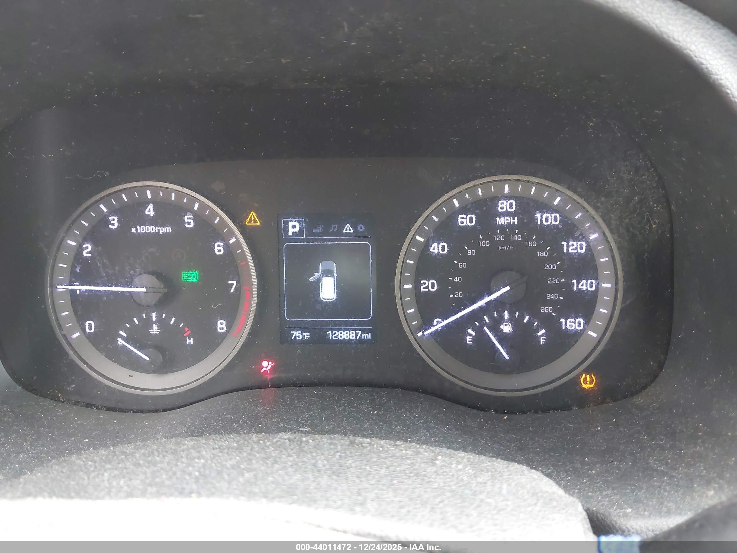HYUNDAI TUCSON image 7