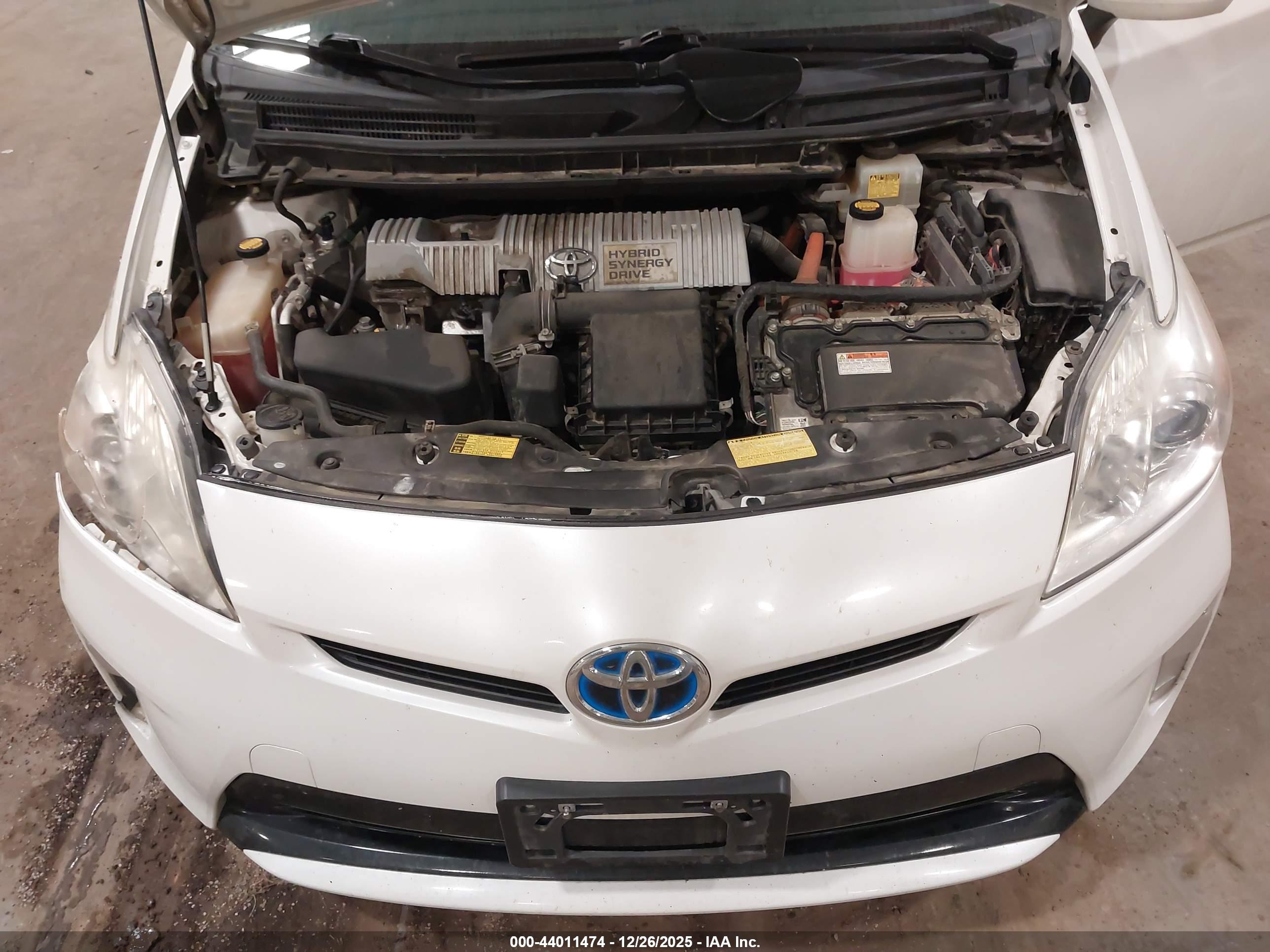 TOYOTA PRIUS image 10