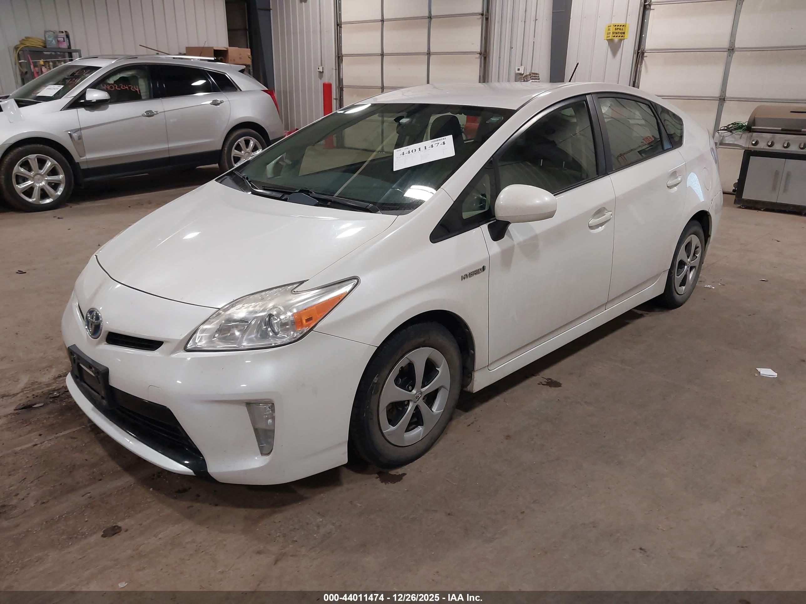 TOYOTA PRIUS image 2